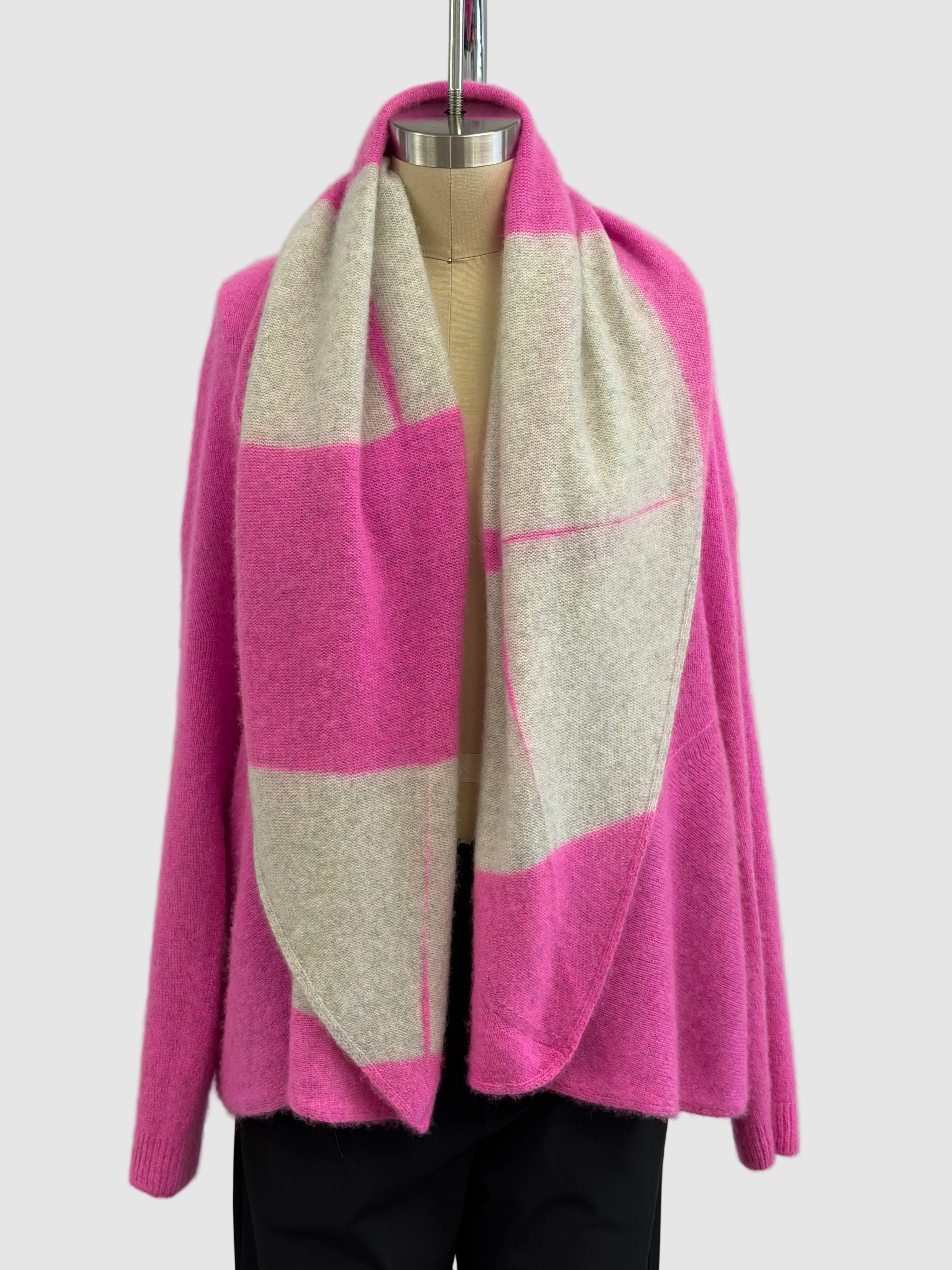 Suzusan Itajime Shibori Blocks Upside Down Cape in Light Pink/Gray
