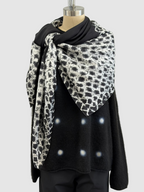 Suzusan Cashmere Seamless Pullover-Long Hotaru Shibori Dots in Black/Natural White