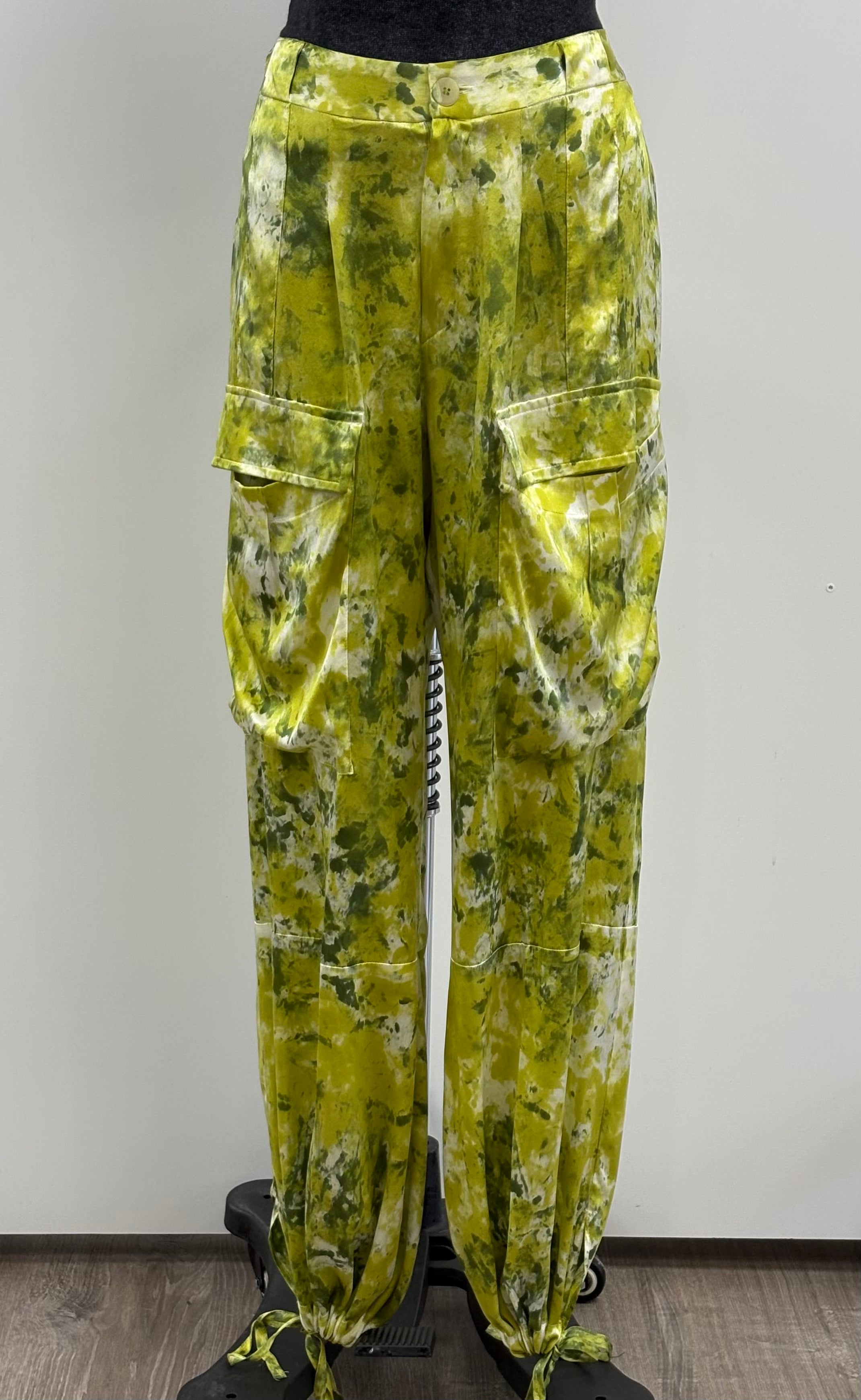Avant Toi Silk Cargo Pant in Lime Camouflage