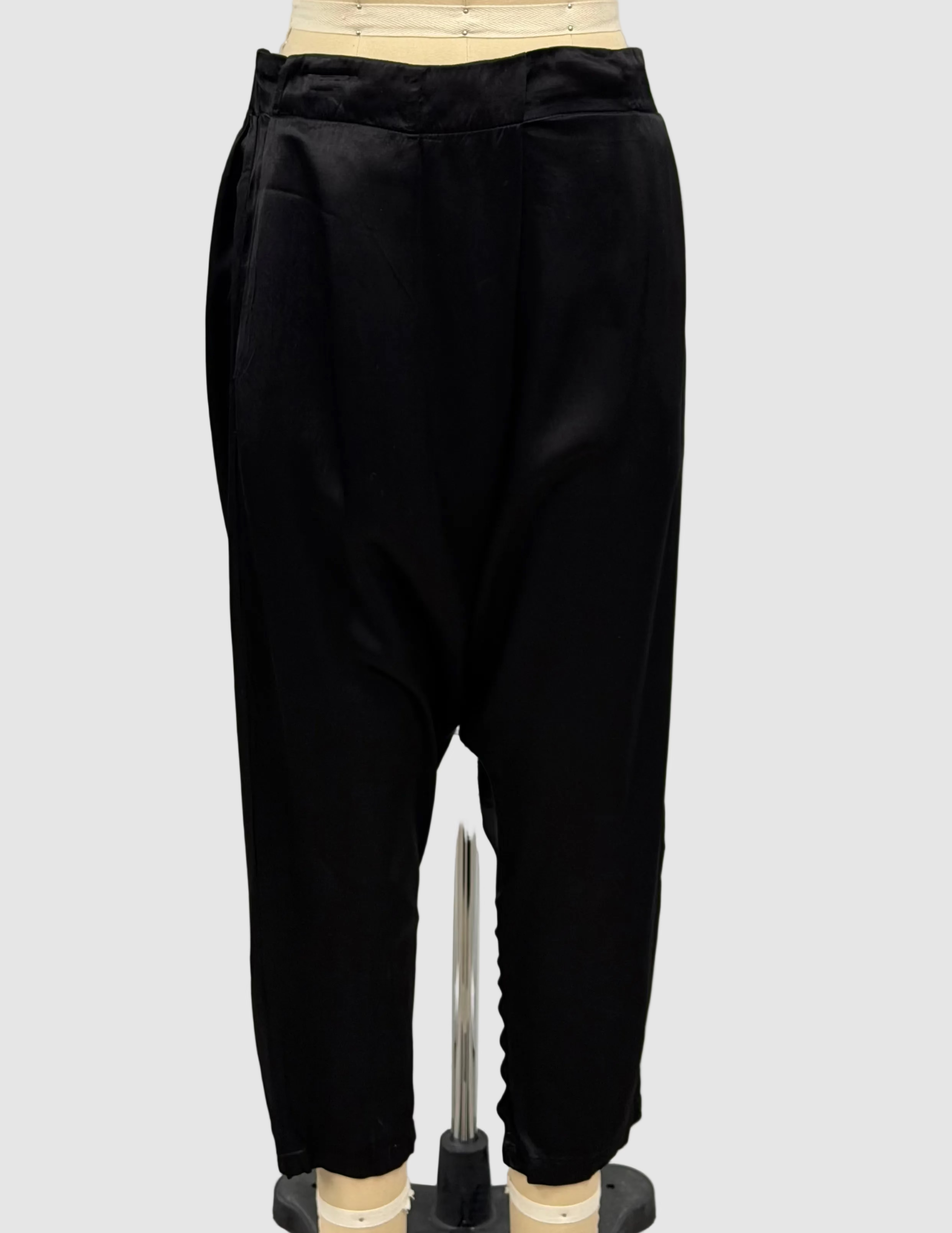 Jaga Saroul Pants in Black