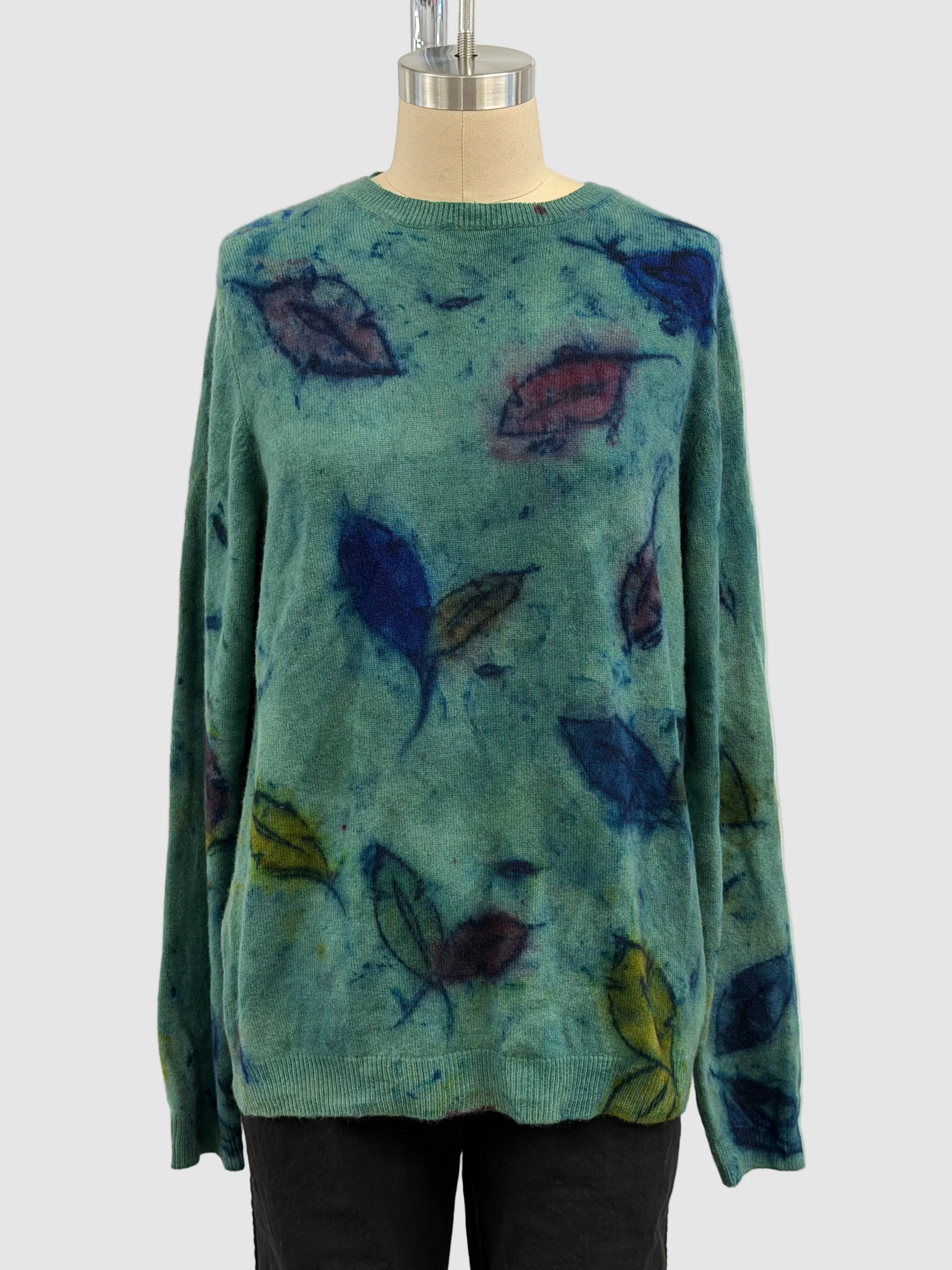 Galadriel Mattei Crew Neck Relaxed Safe Arbor Cashmere Sweater In Green Bay