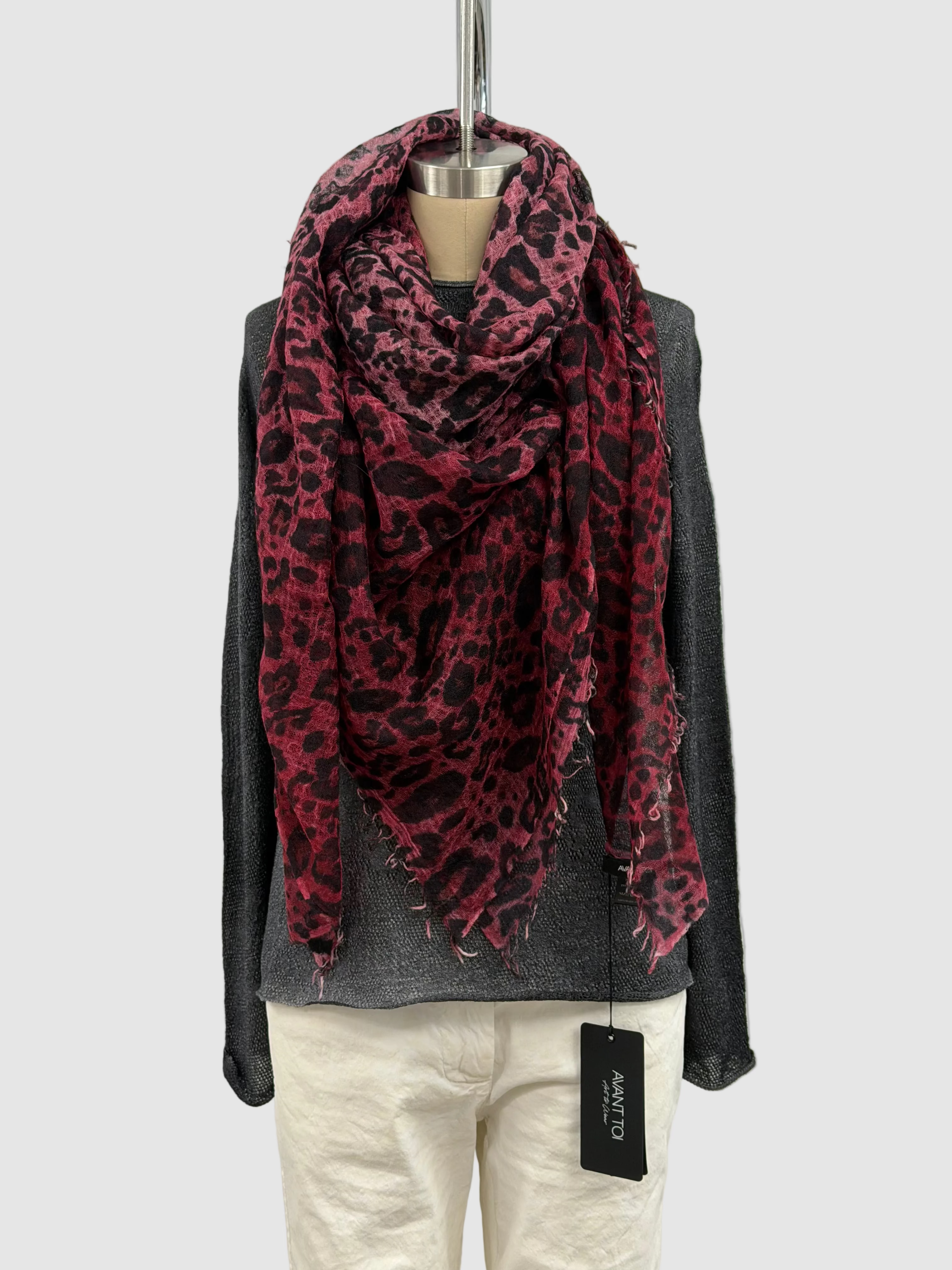 Avant Toi Cashmere Animalier Print Scarf In Wine
