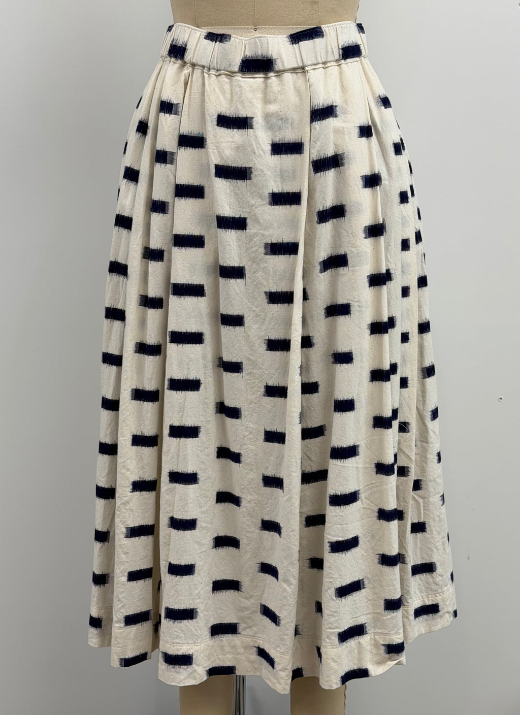 Uqnatu Ikat Skirt in Ivory and Navy