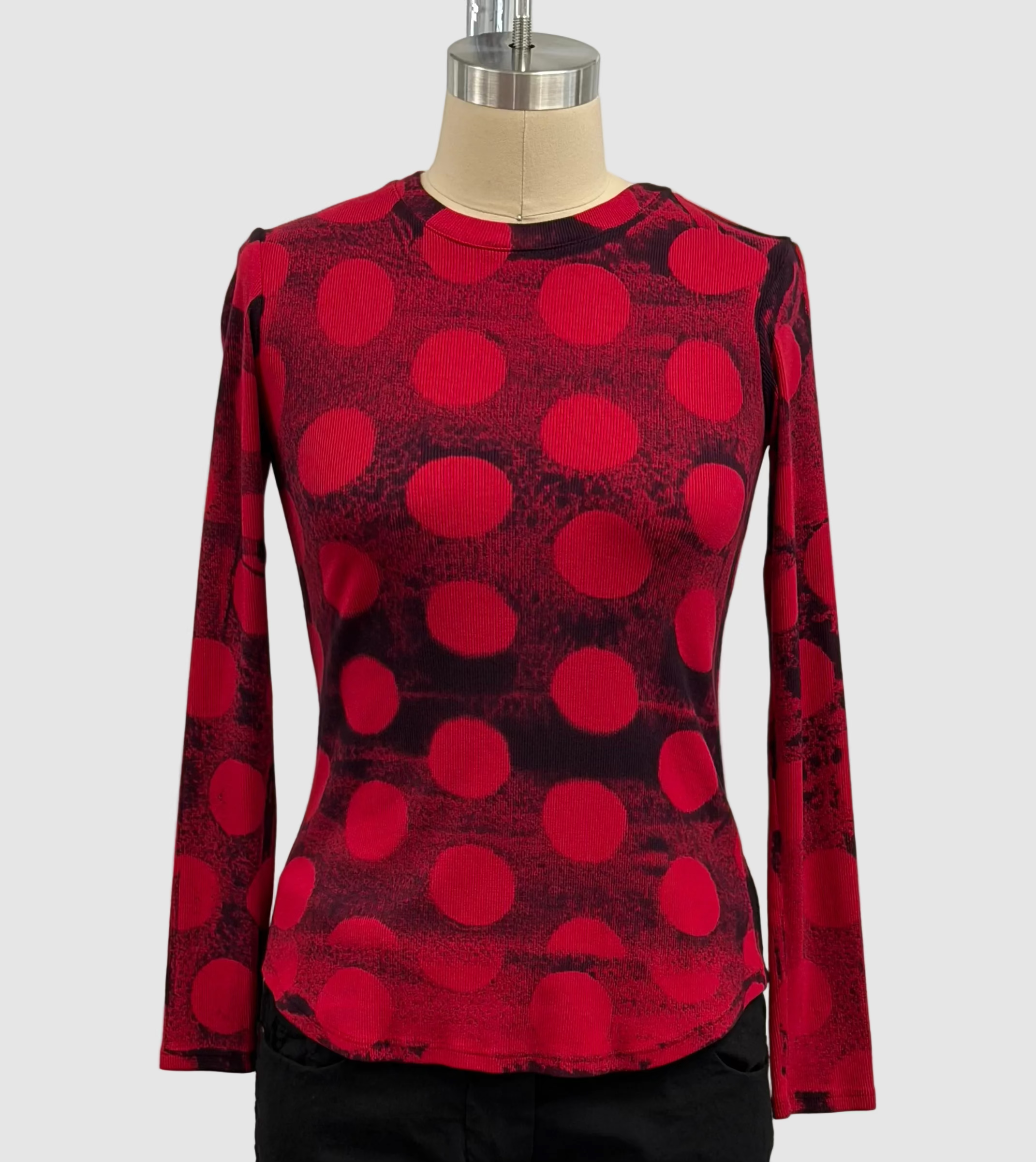 Annie Turbin Long Sleeve Crew Neck Ribbed Fitted Tee in Red/Black Polka Dot