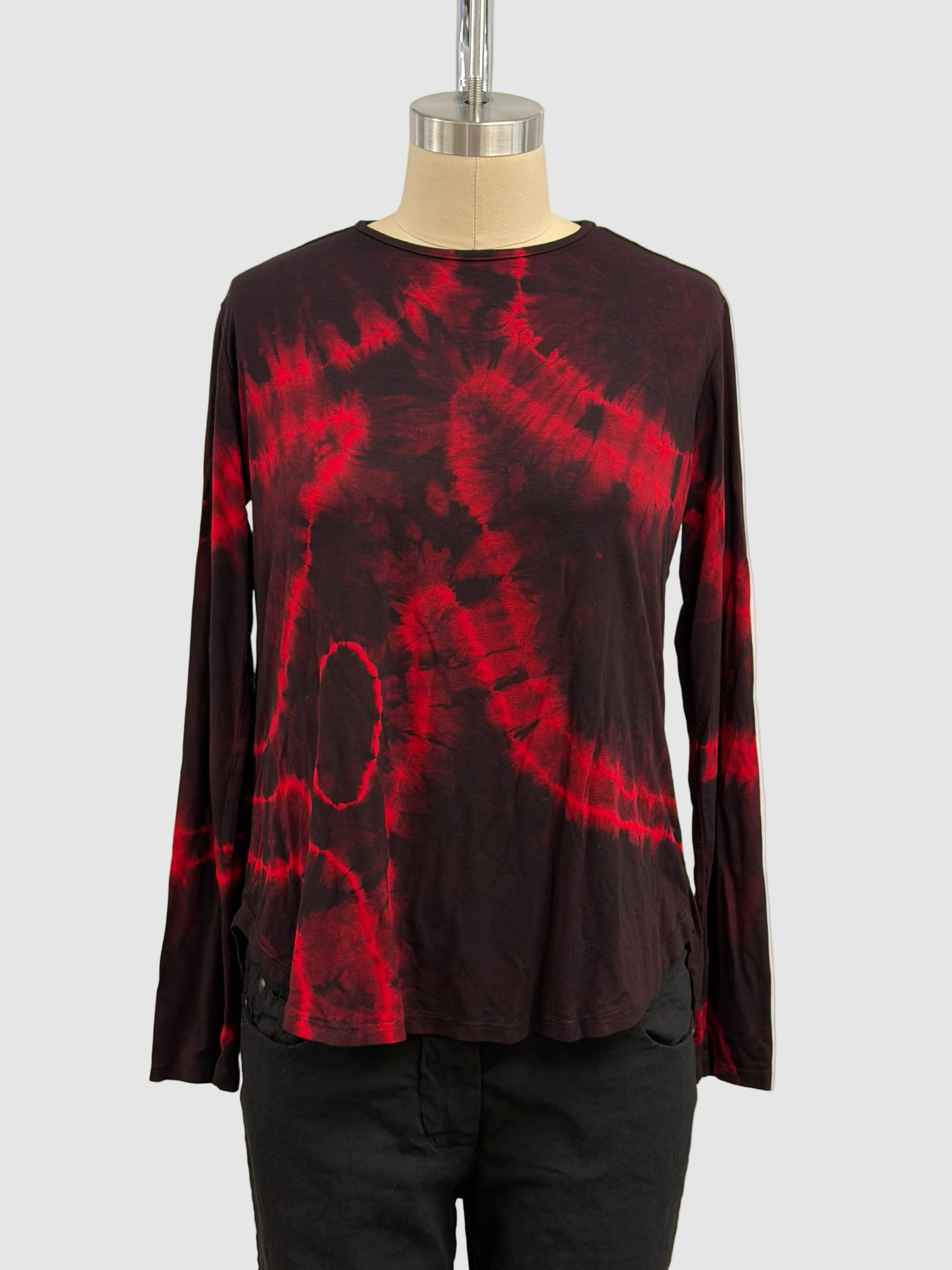 Annie Turbin High-Low Long Sleeve Top in Red Black Meteor