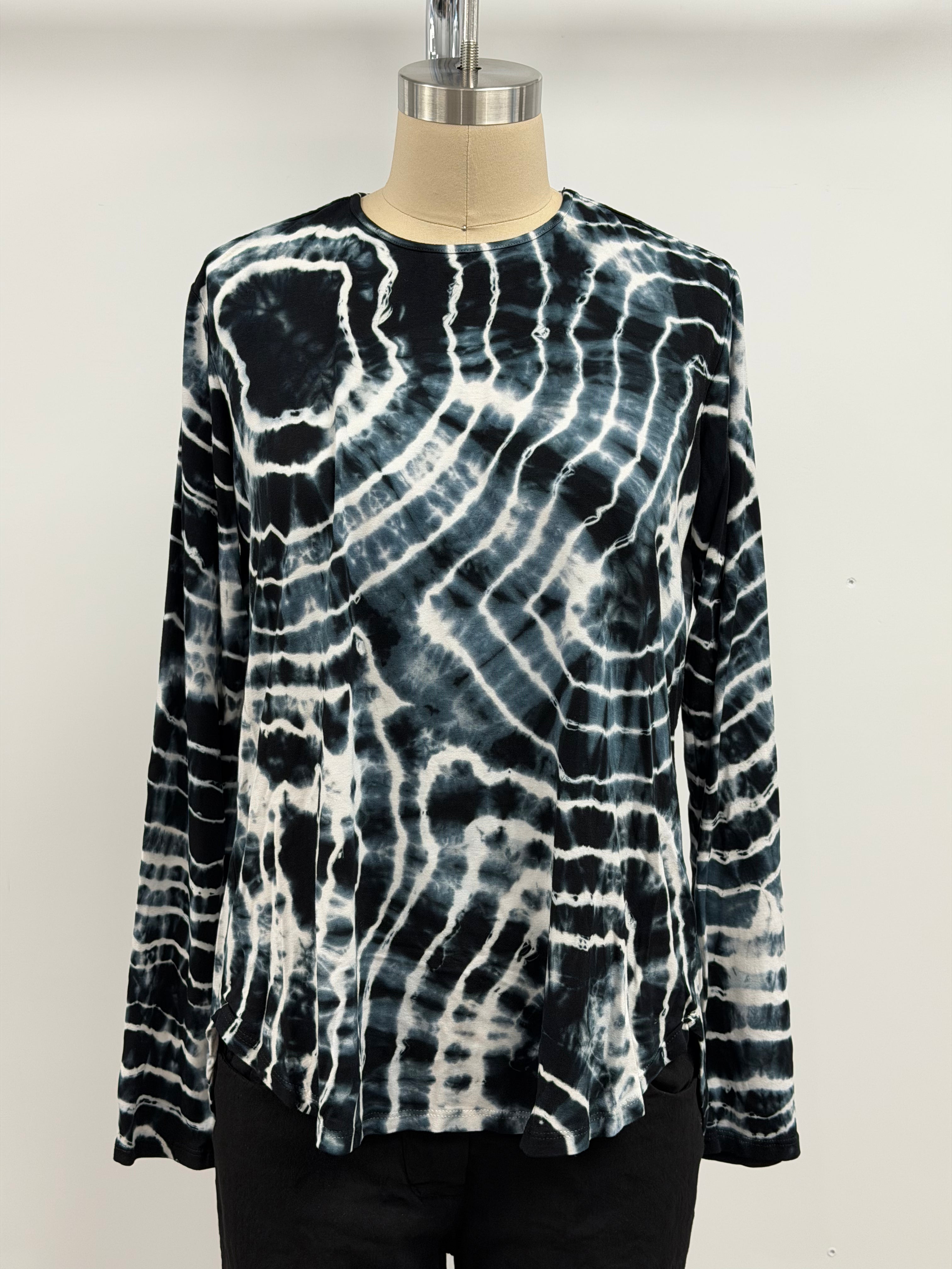 Annie Turbin High-Low Long Sleeve Top in Black and White Infinite Meteor Shower