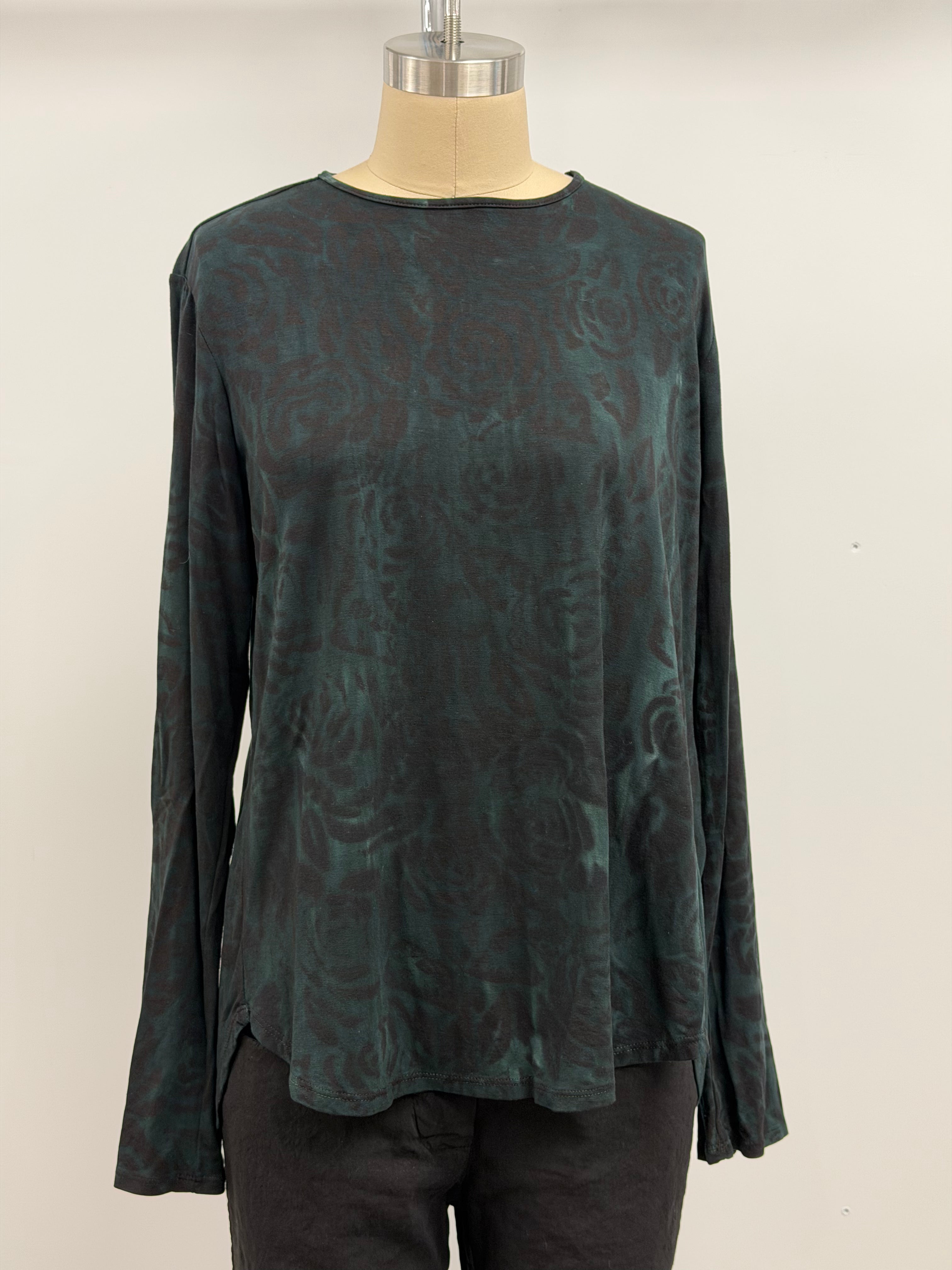 Annie Turbin High-Low Long Sleeve Top in Green/Black Rose