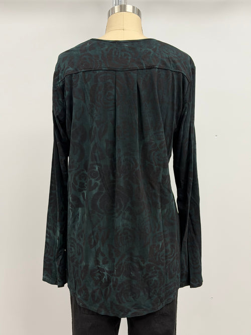 Annie Turbin High-Low Long Sleeve Top in Green/Black Rose