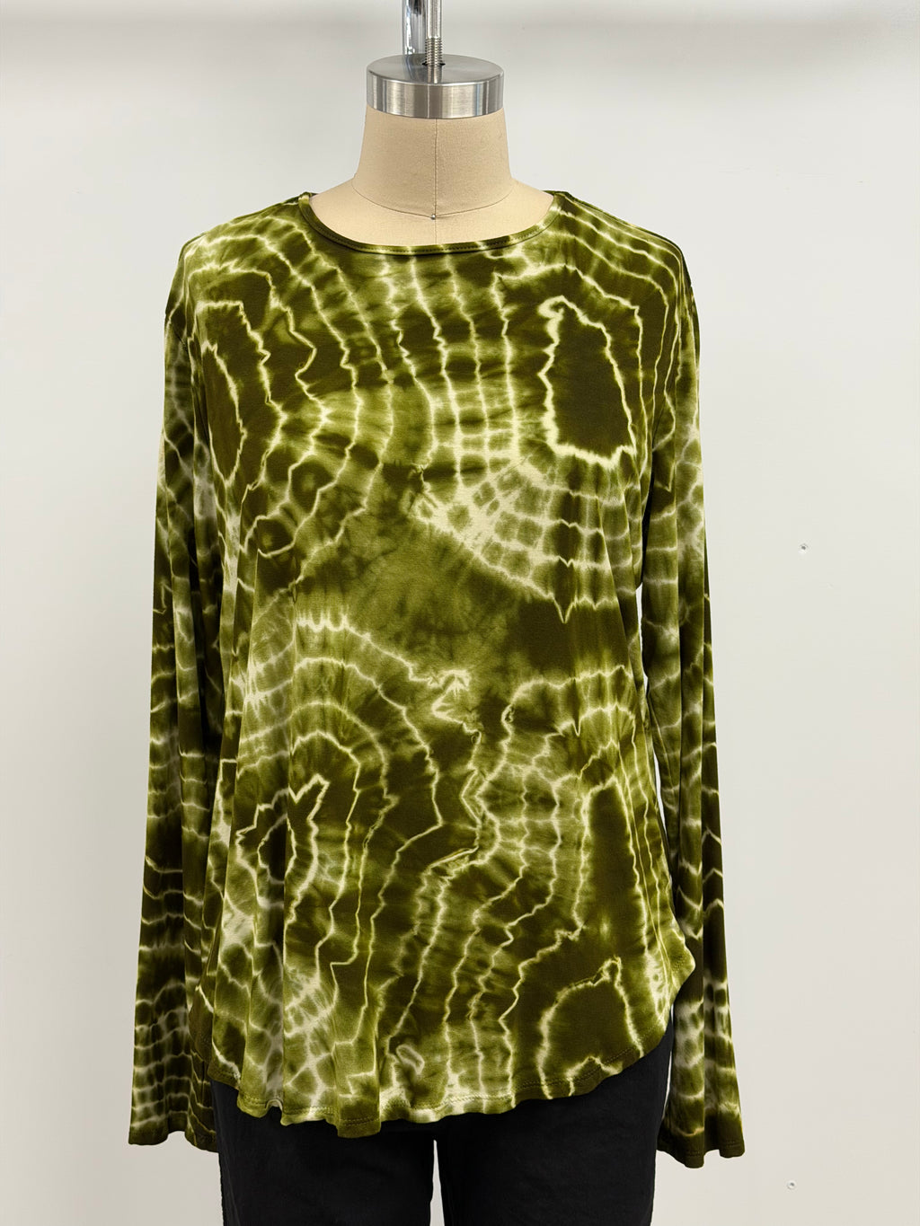 Annie Turbin High-Low Long Sleeve Top in Super Green Tie Dye