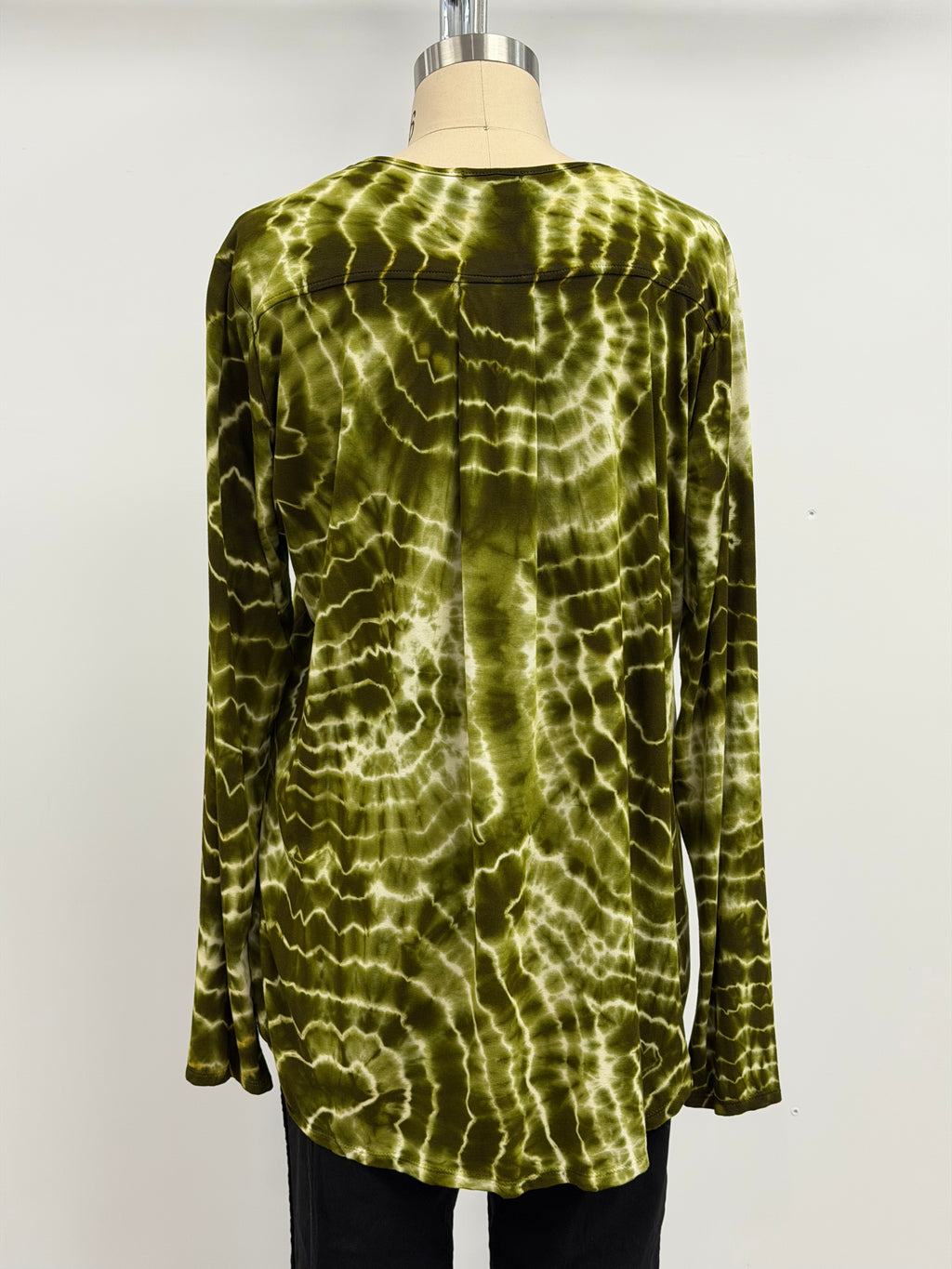 Annie Turbin High-Low Long Sleeve Top in Super Green Tie Dye