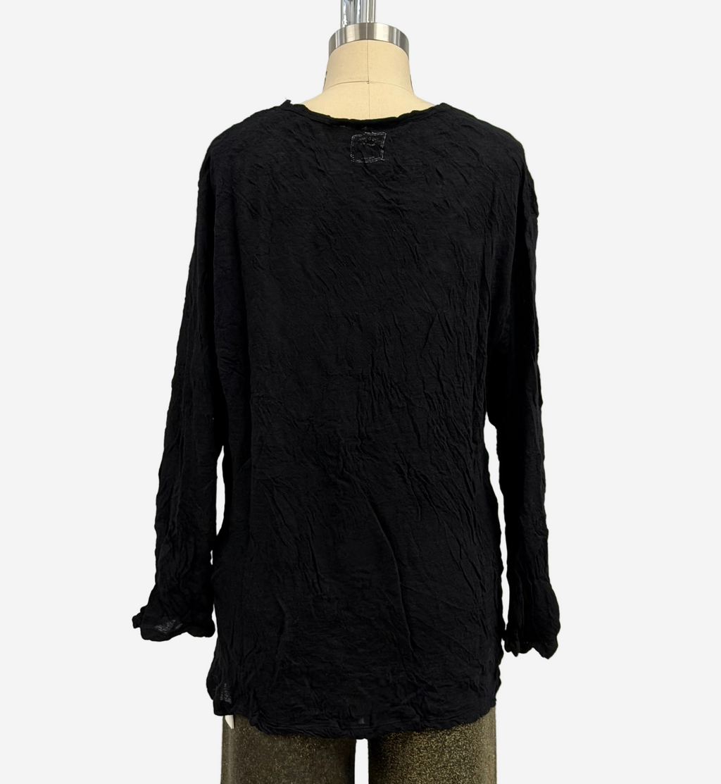 Pas De Calais Crinkle-Finish Wool Gauze Jersey Crewneck Pullover in Black