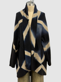 Suzusan Cashmere Seamless Upside-Down Cape in Itajime Shibori X Black/Sand