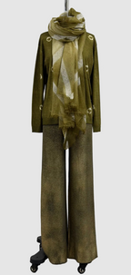 Suzusan Washable Merino Wool Crewneck Pullover Makiage Shibori Nemaki in Olive/ White