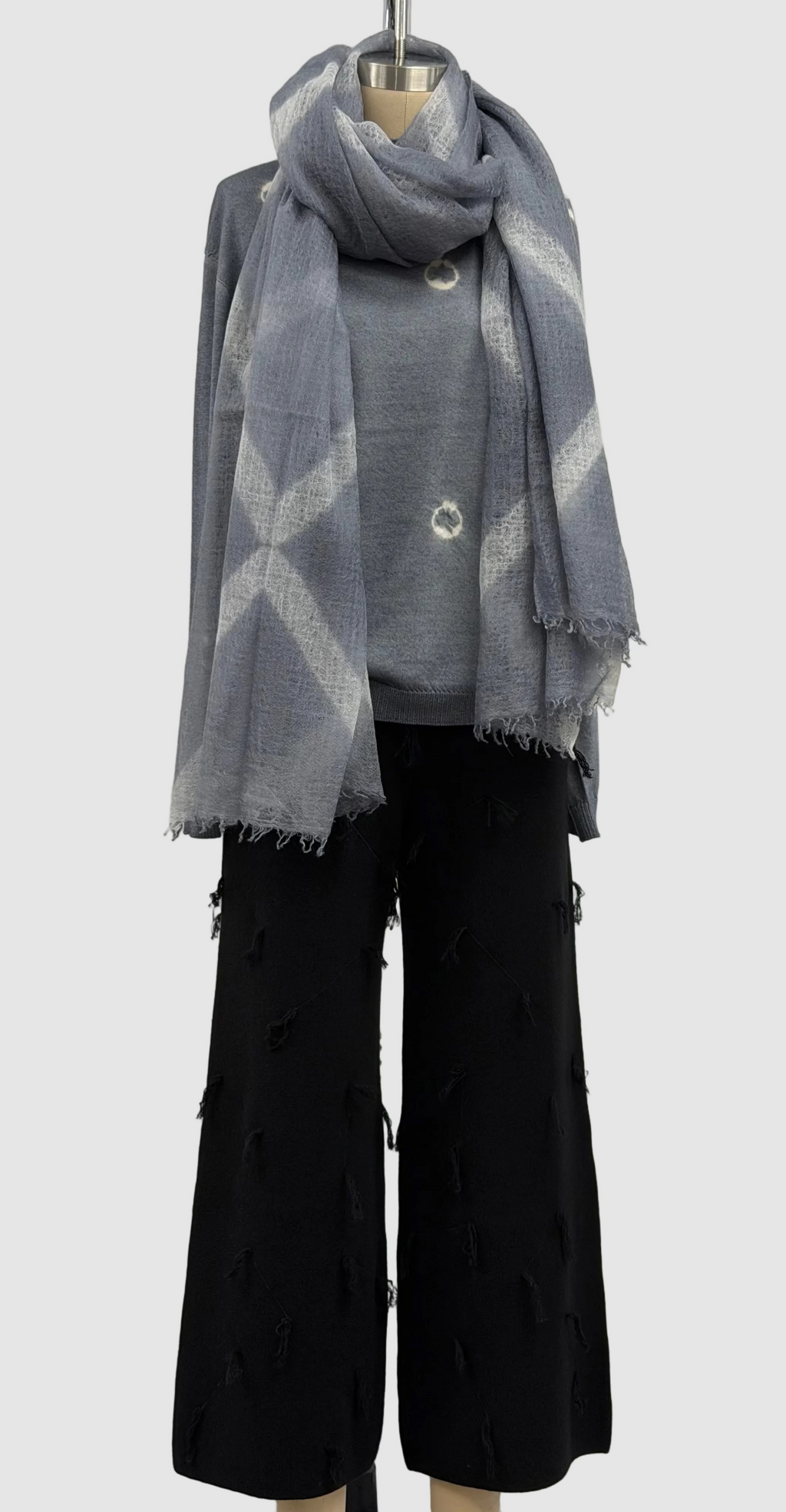 Suzusan Washable Merino Wool Crewneck Pullover Makiage Shibori Nemaki in Silver Gray/ Natural White