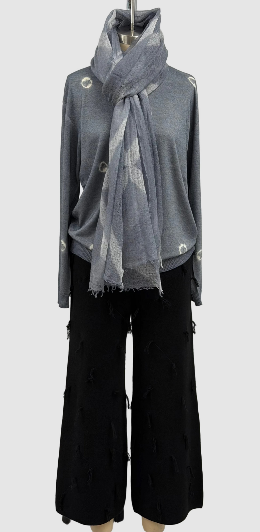 Suzusan Washable Merino Wool Crewneck Pullover Makiage Shibori Nemaki in Silver Gray/ Natural White
