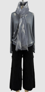 Suzusan Washable Merino Wool Crewneck Pullover Makiage Shibori Nemaki in Silver Gray/ Natural White