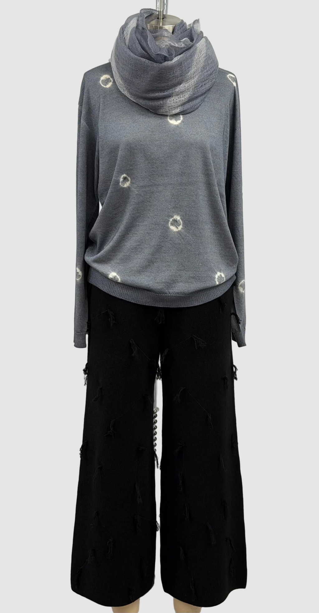 Suzusan Washable Merino Wool Crewneck Pullover Makiage Shibori Nemaki in Silver Gray/ Natural White