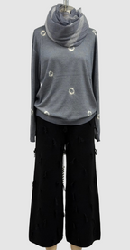 Suzusan Washable Merino Wool Crewneck Pullover Makiage Shibori Nemaki in Silver Gray/ Natural White
