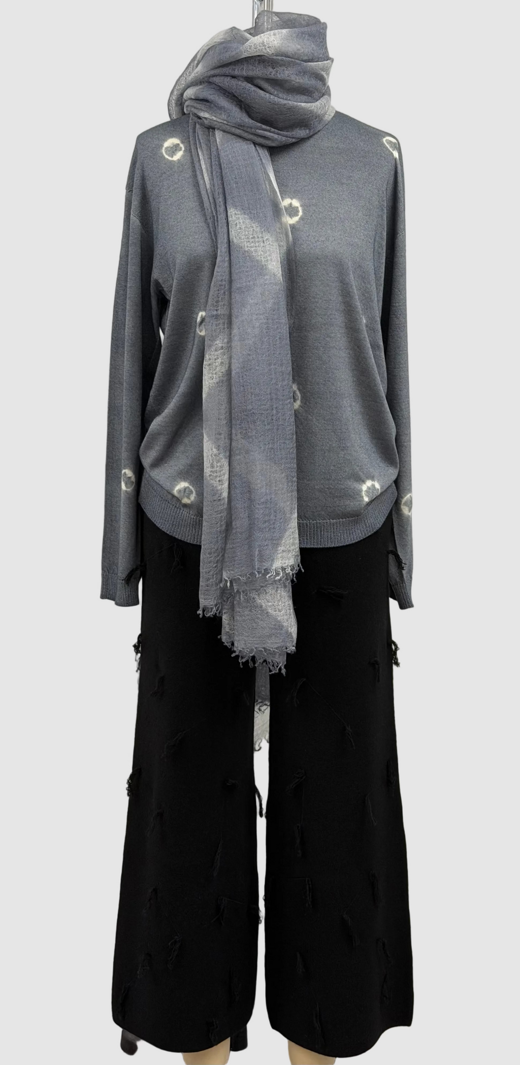 Suzusan Washable Merino Wool Crewneck Pullover Makiage Shibori Nemaki in Silver Gray/ Natural White