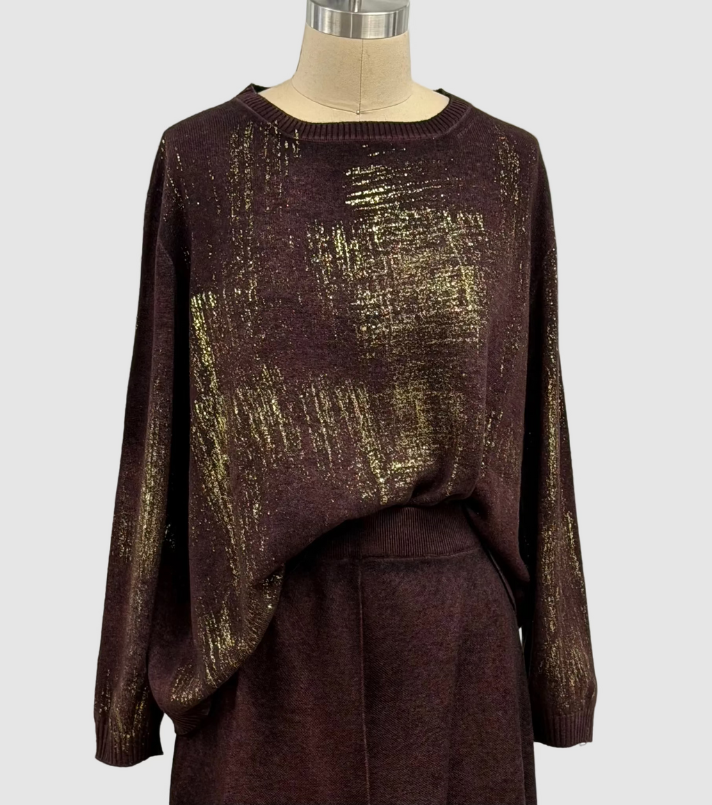 Avant Toi Hand-Oainted Cashmere Baot Neck Oversized Pullover With Check Lamination in Nero Bordeaux