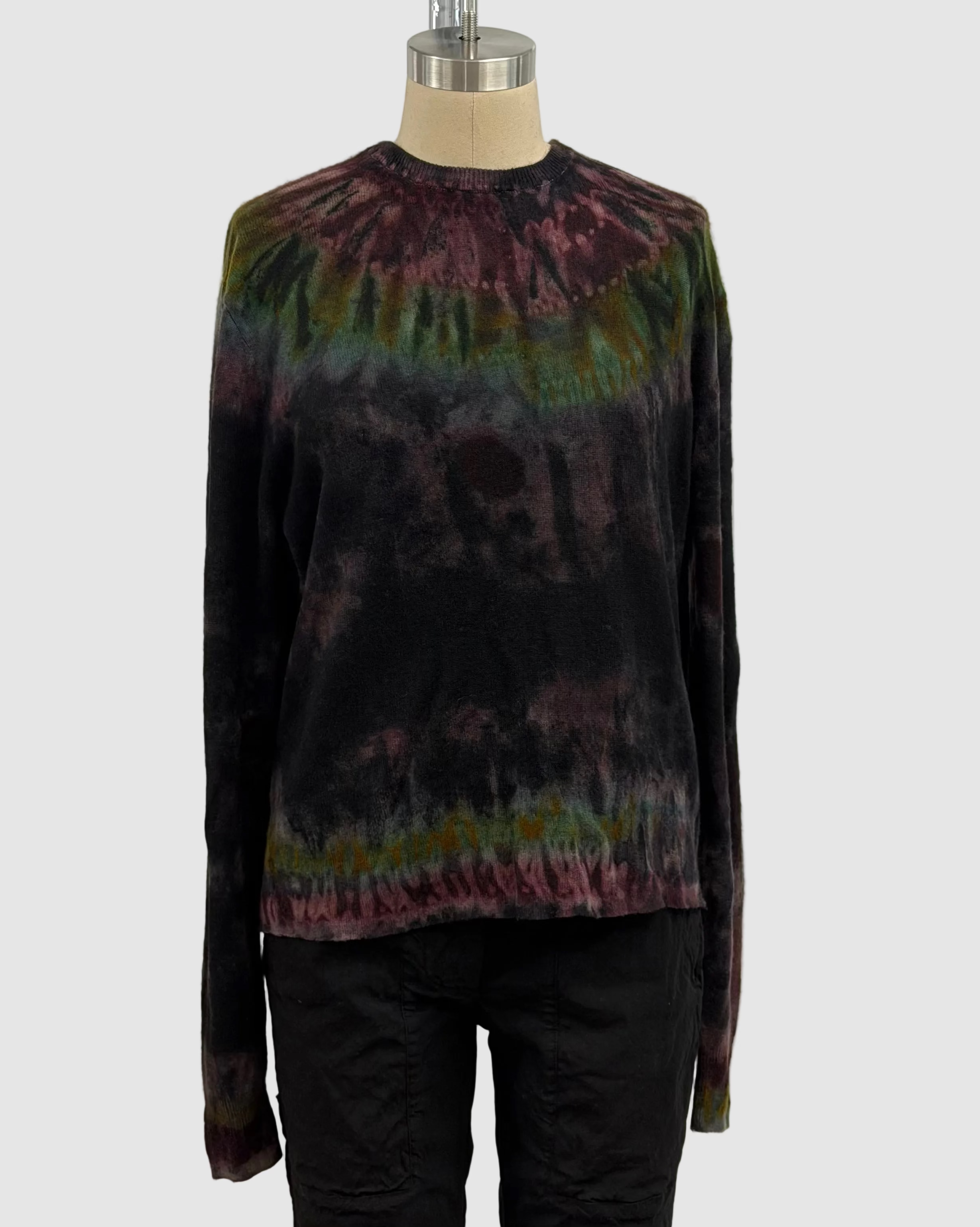 Galadriel Mattei Hand-Dyed Cashmere Pullover Preppie Crewneck Sweater in Black Blush