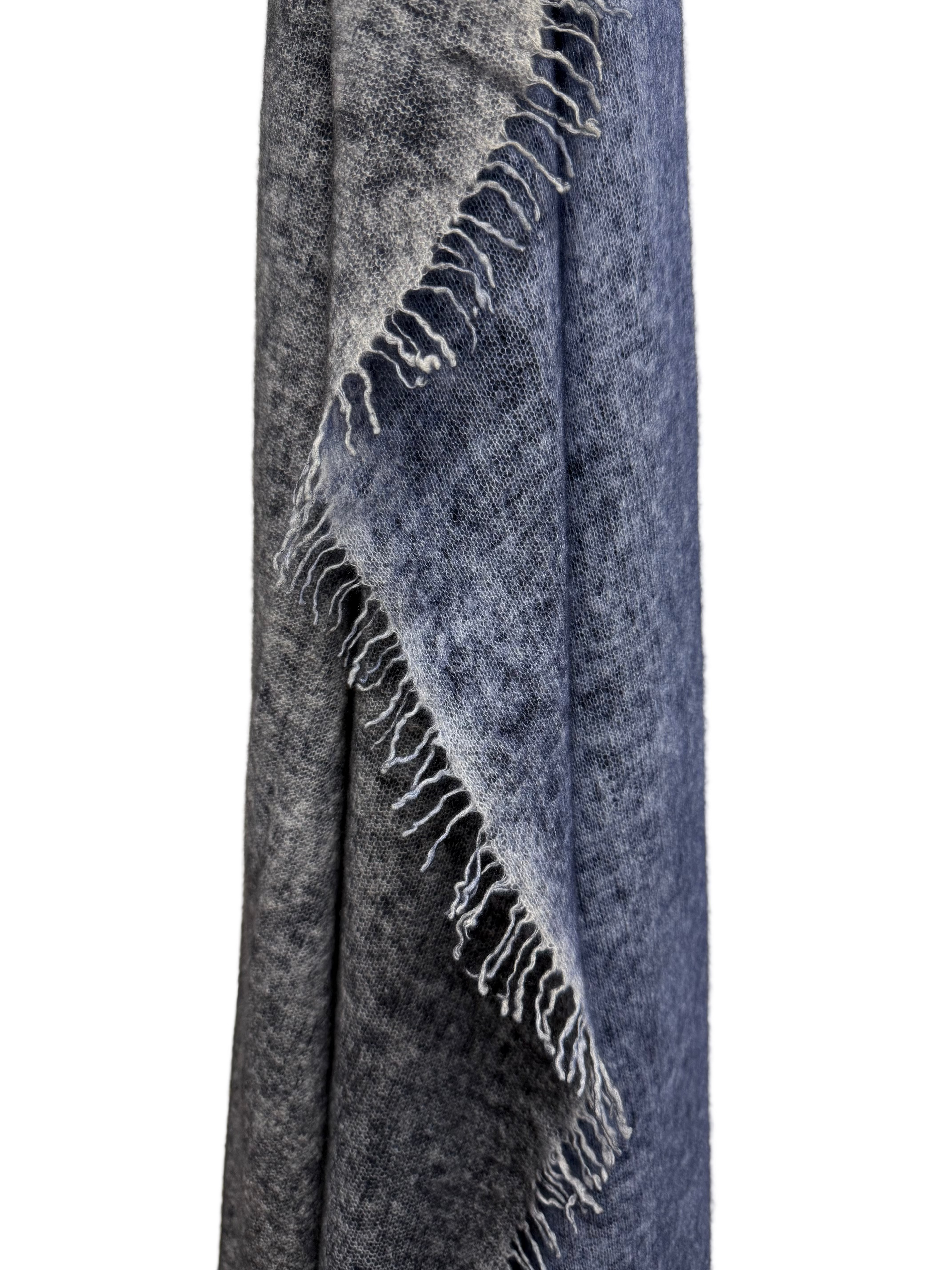 Avant Toi Bi-Color Cashmere Stola in Midnight/Carruba