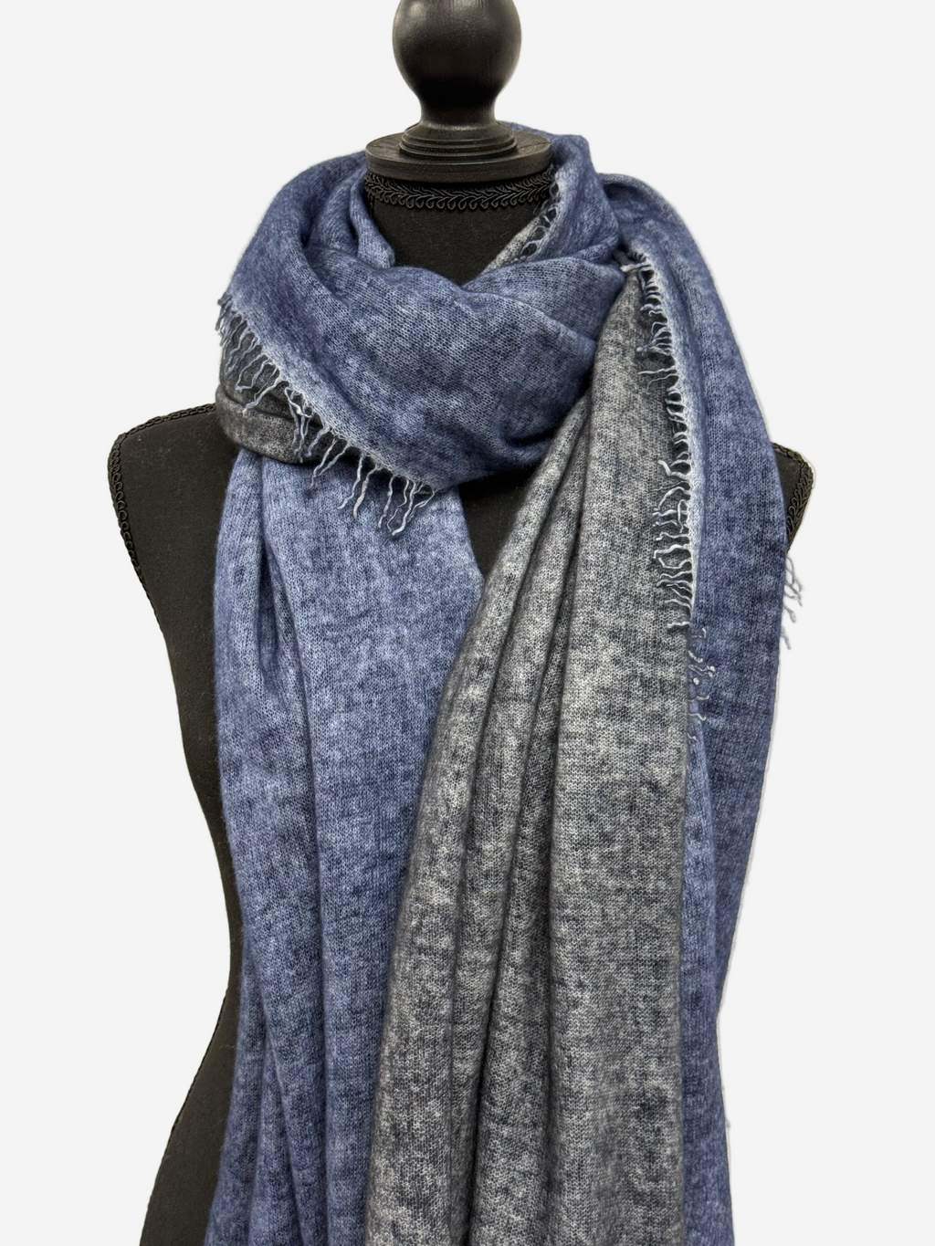 Avant Toi Bi-Color Cashmere Stola in Midnight/Carruba