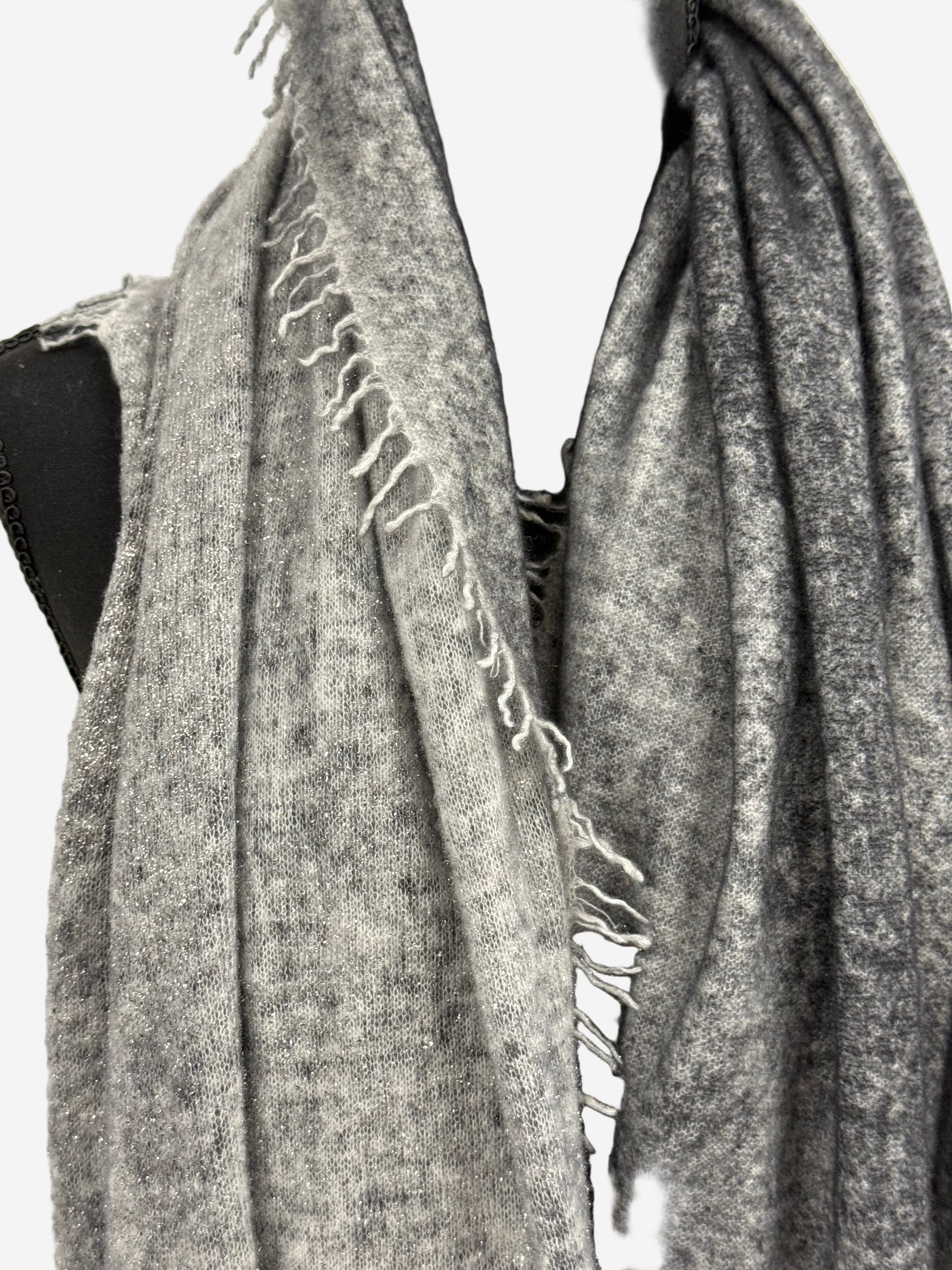 Avant Toi Stardust Laminated Effect Cashmere Stola in Husky