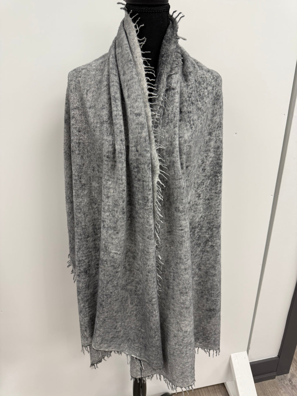 Avant Toi Stardust Laminated Effect Cashmere Stola in Husky