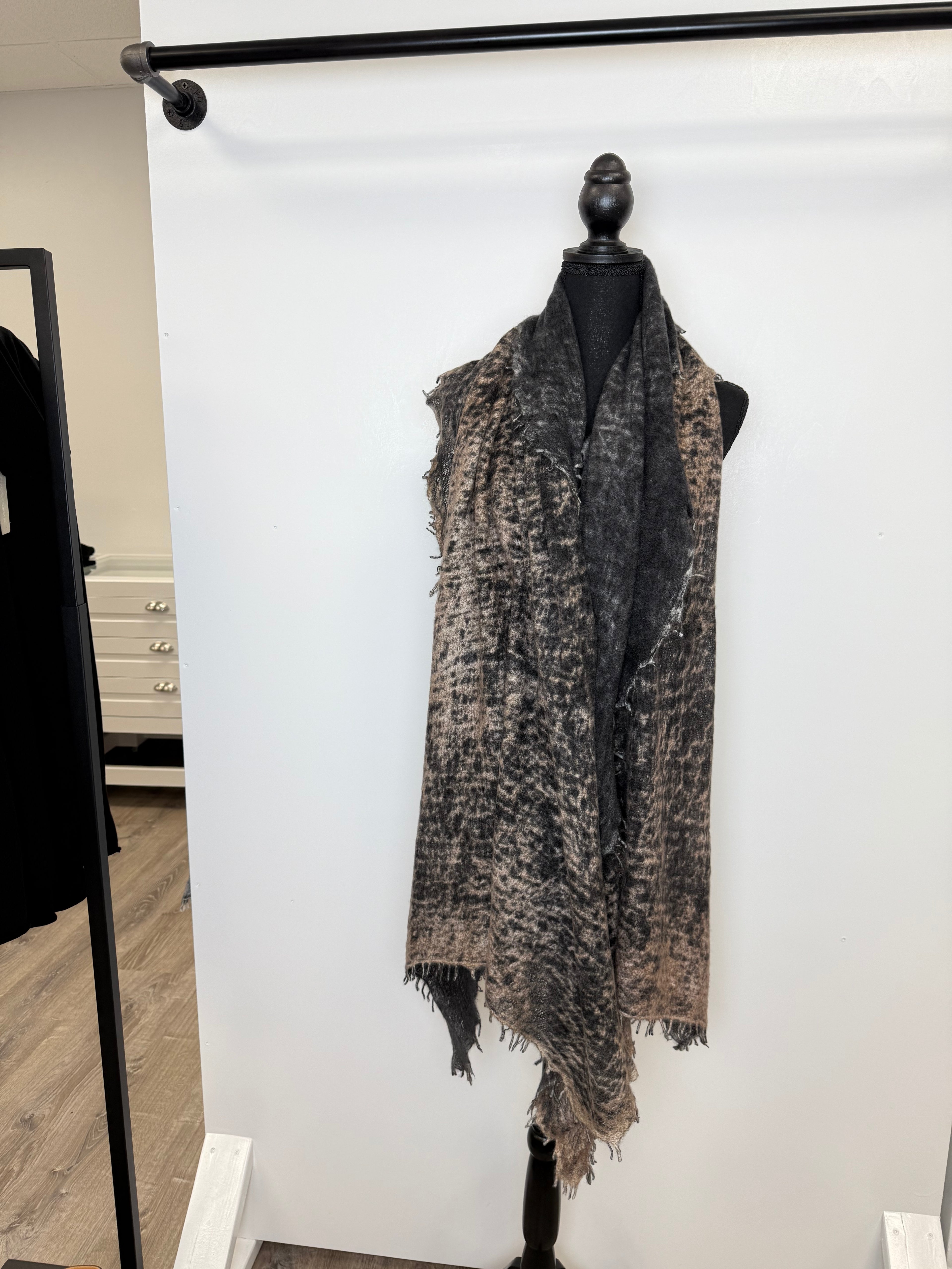 Fissore Bi-Color Cashmere Scarf in Sand/Black