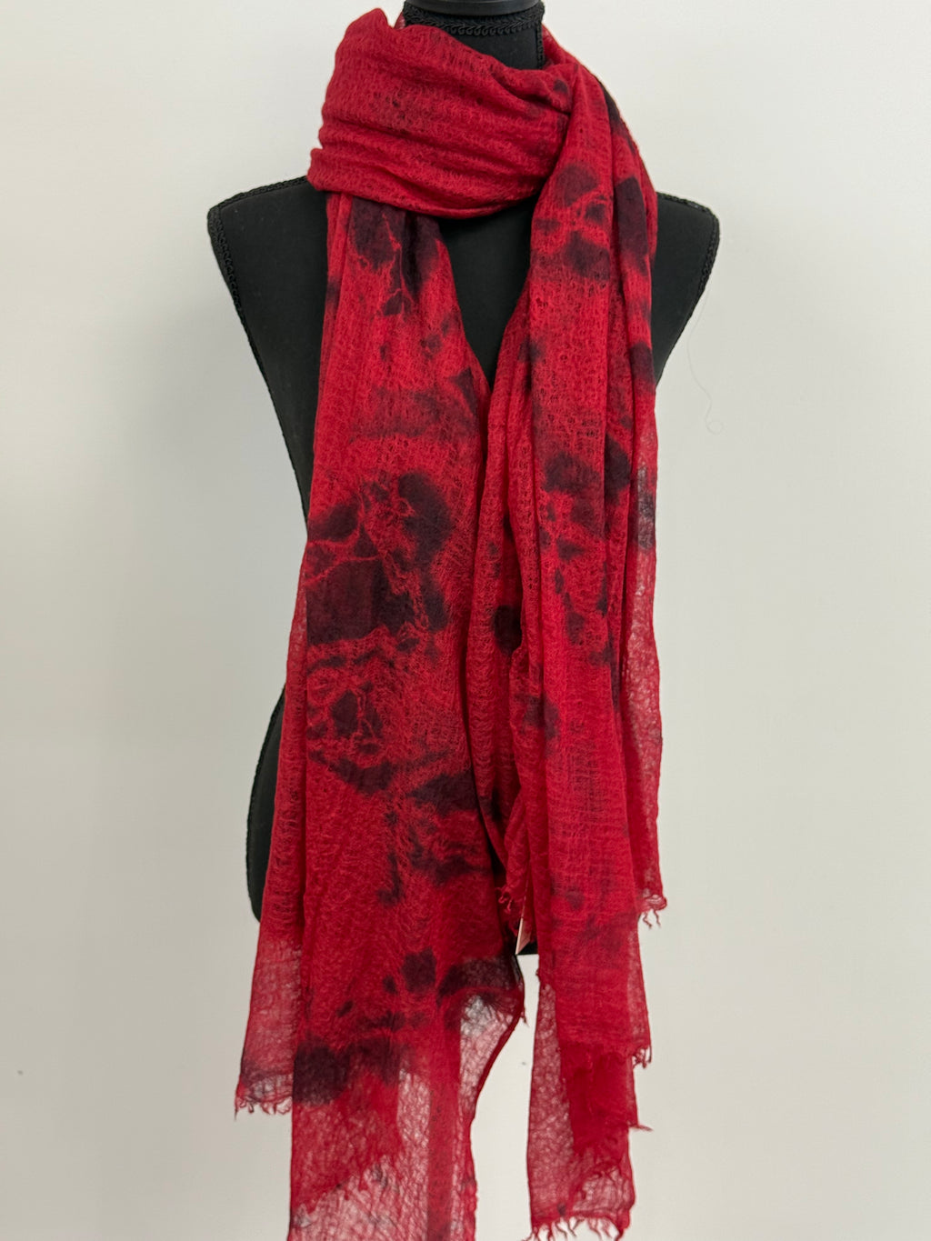 Featherweight Cashmere Shawl in Red/Black