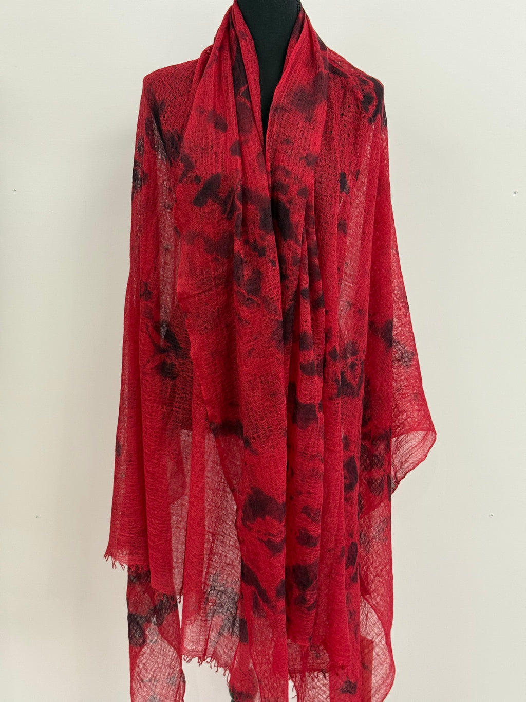 Featherweight Cashmere Shawl in Red/Black