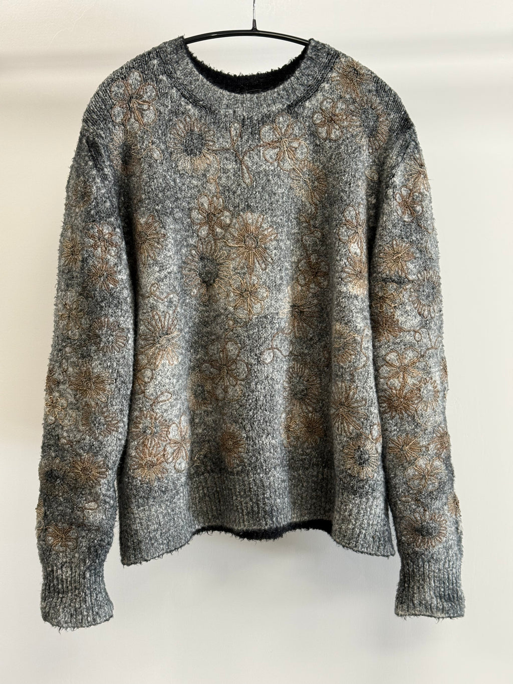 Avant Toi Hand Painted Brush Cotton Pullover in Nero with Raffia Embroidered Flowers