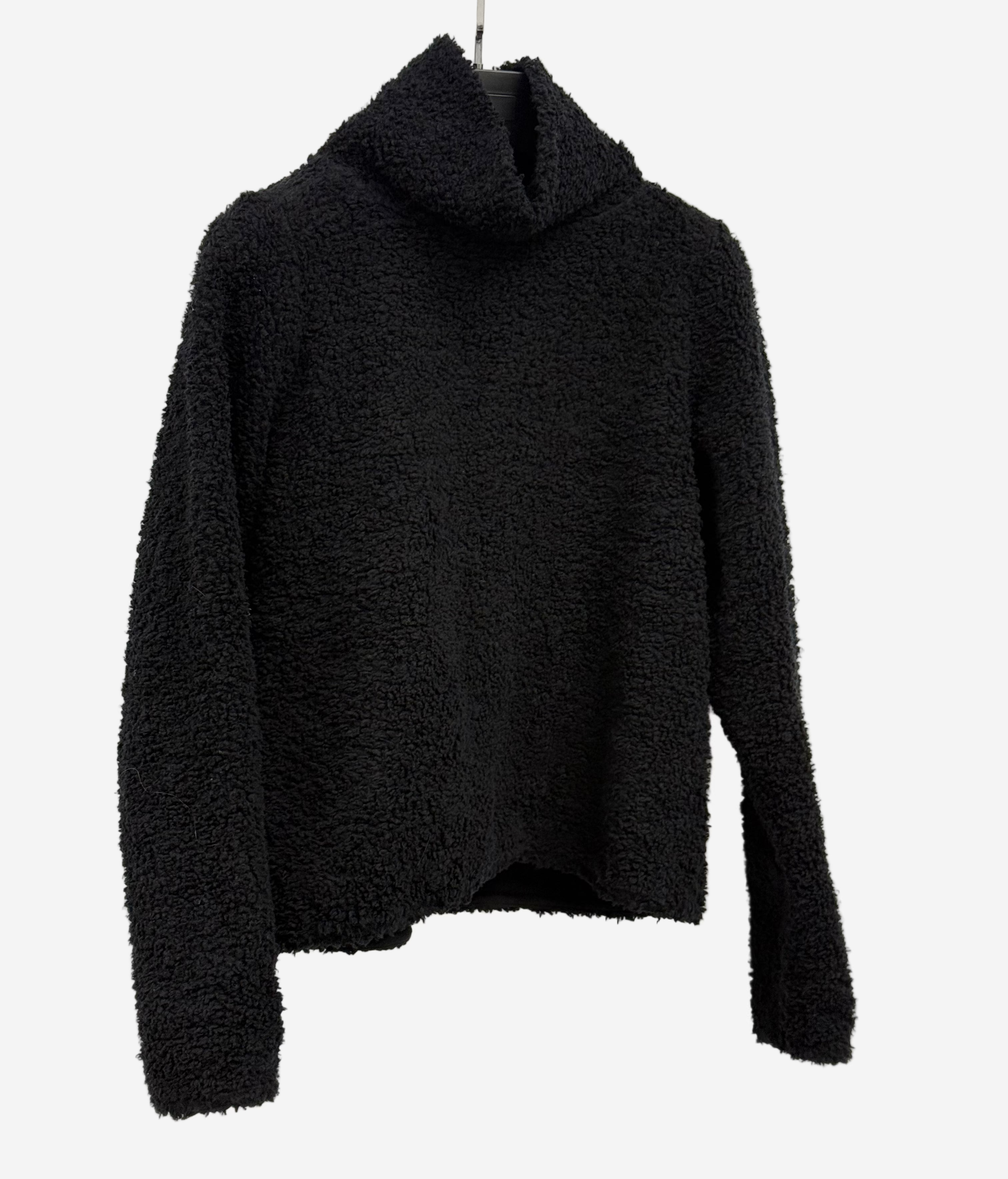 Privatsachen Fuzzy Organic Cotton Pullover in Kaviar