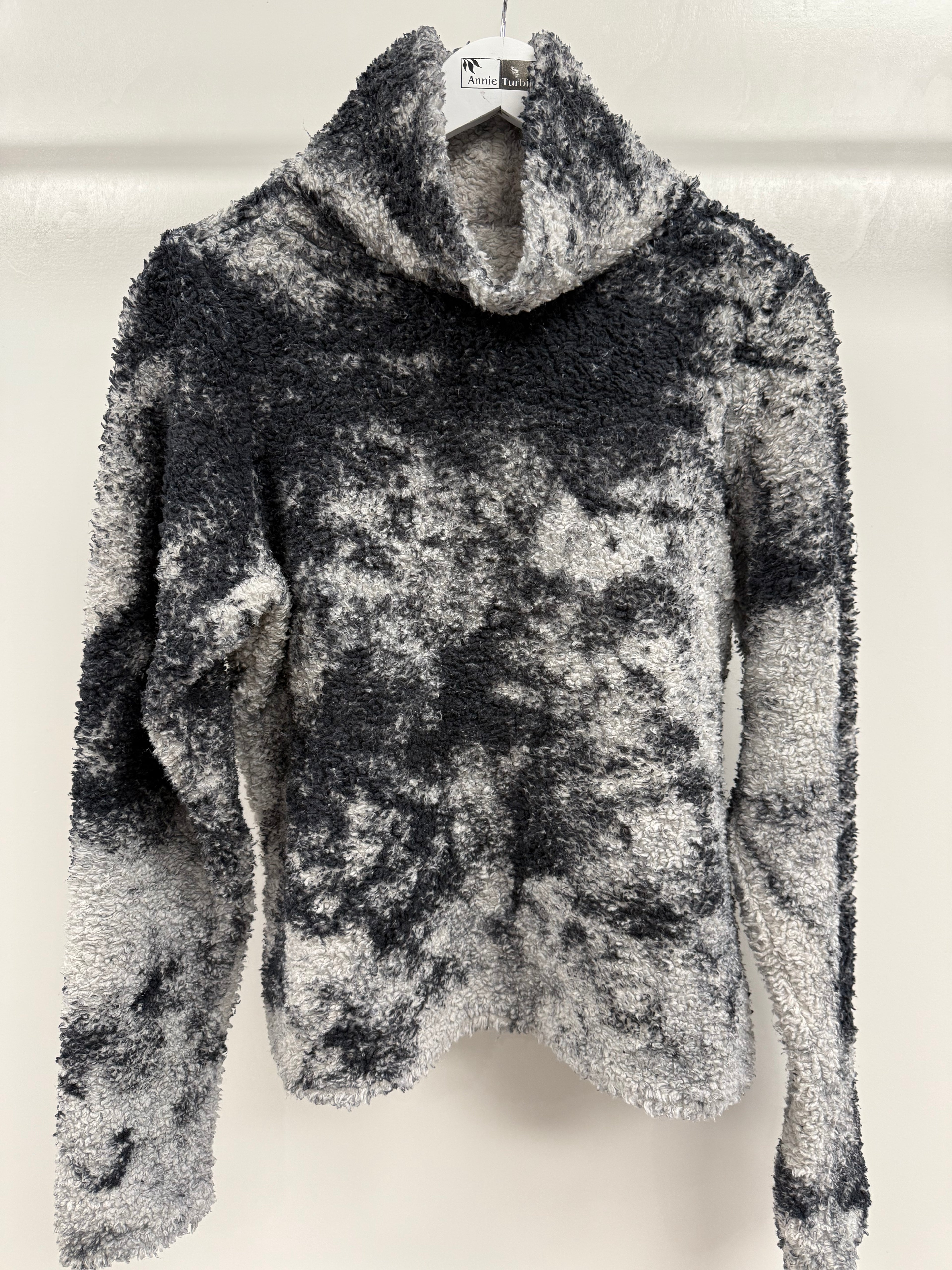 Privatsachen Fuzzy Organic Cotton Pullover in Satt