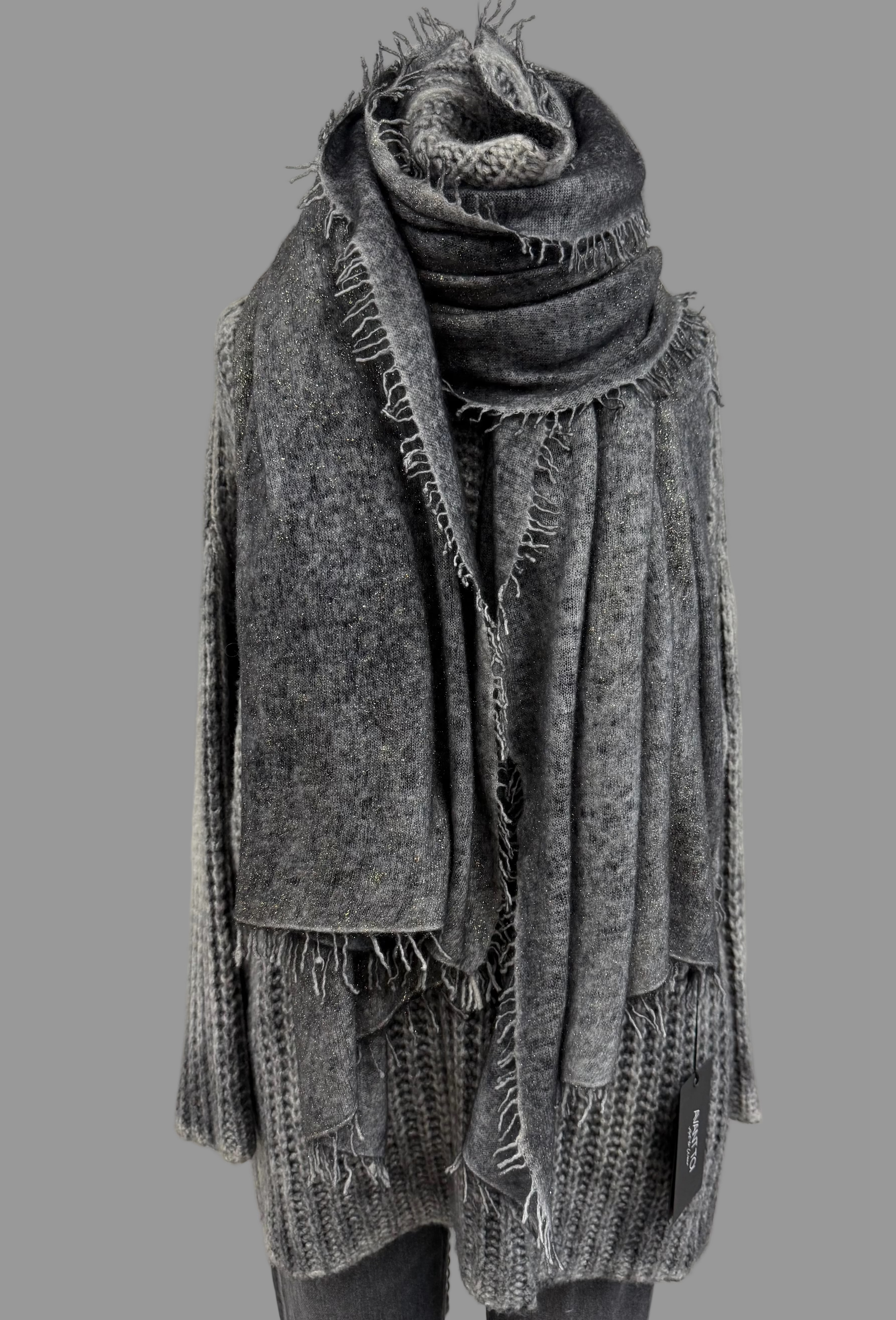 Avant Toi Stardust Laminated Effect Cashmere Stola in N/Nero