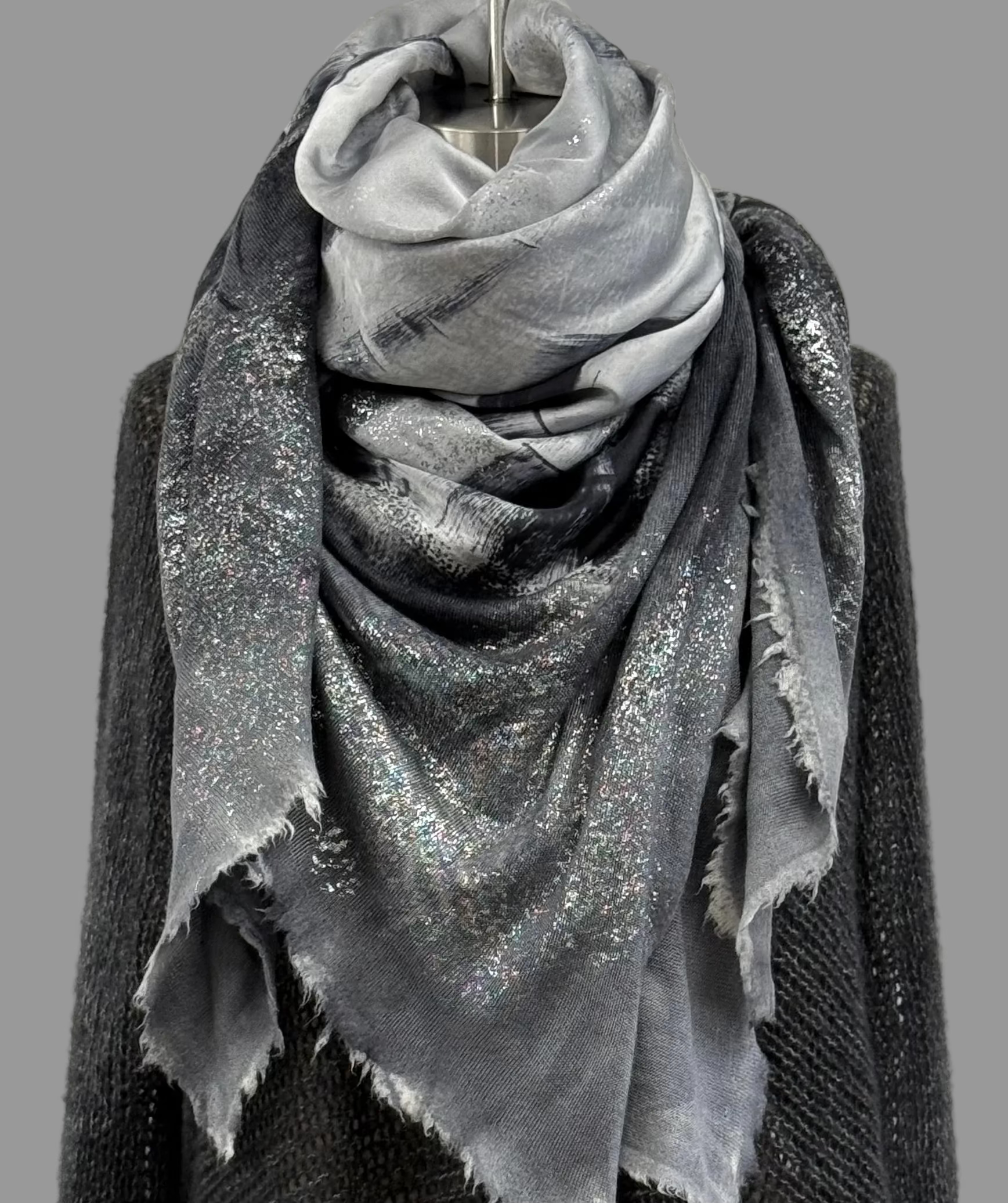 Avant Toi Quadrello Silk Iconic Graphic Laminated Shawl in Husky