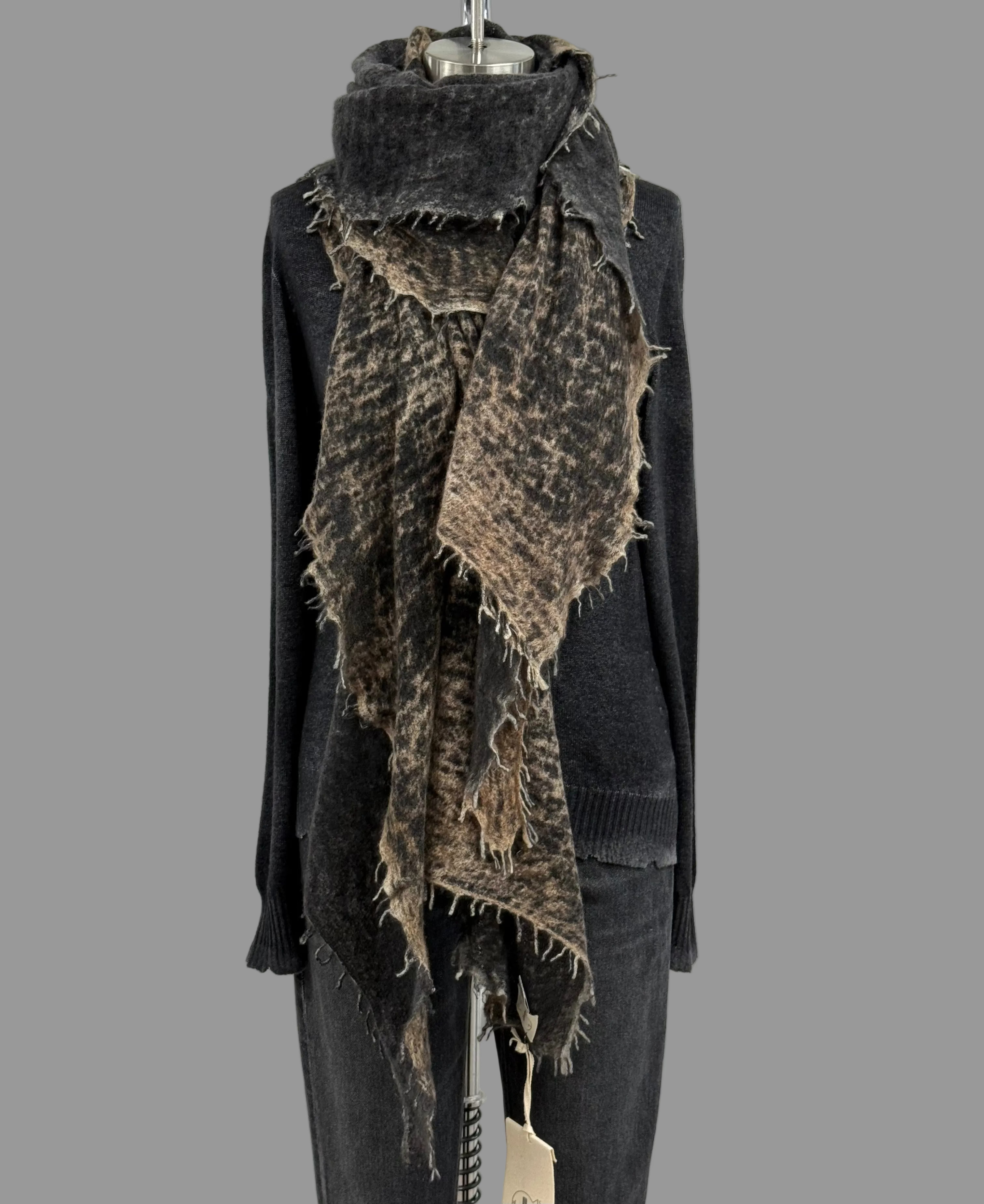 Fissore Bi-Color Cashmere Scarf in Sand/Black