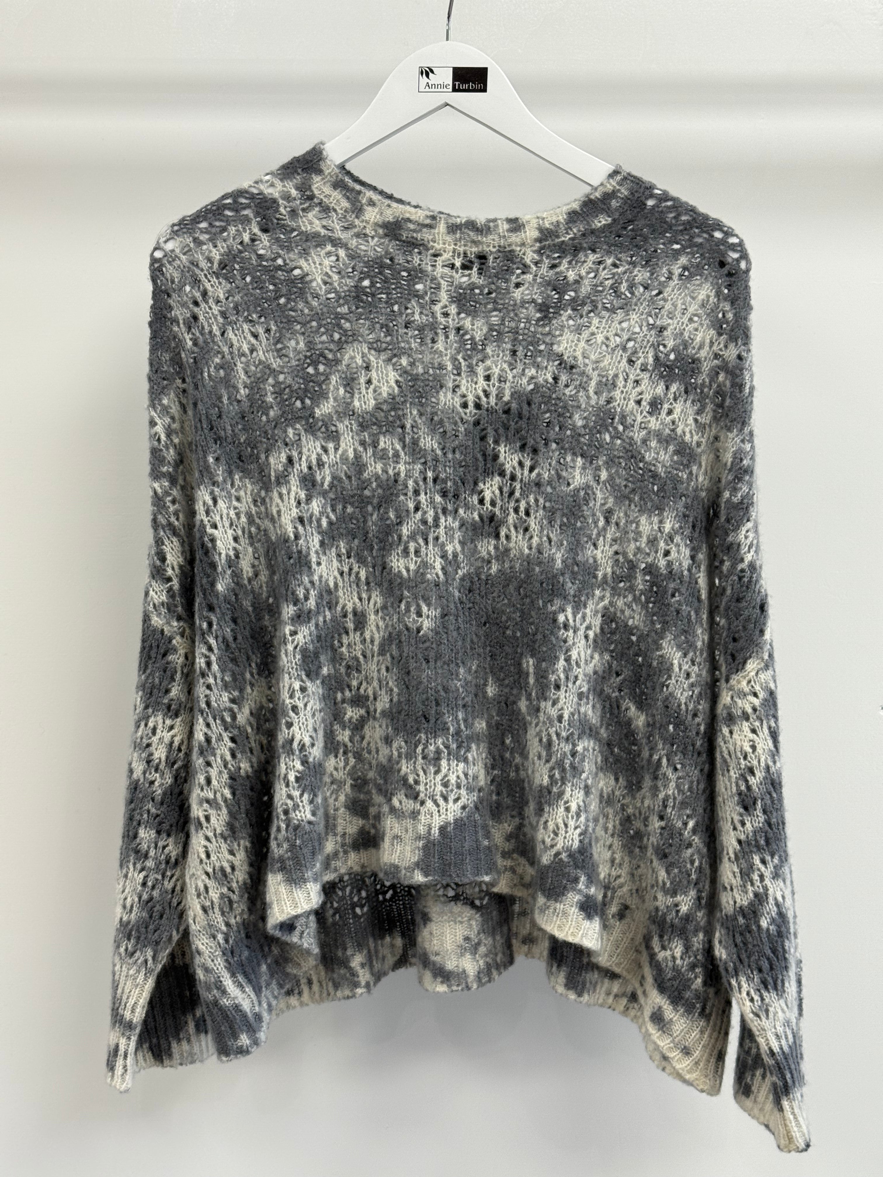 Avant Toi Cashmere Silk Camouflage Lace Stitch Round Neck Pullover in Ghiaccio
