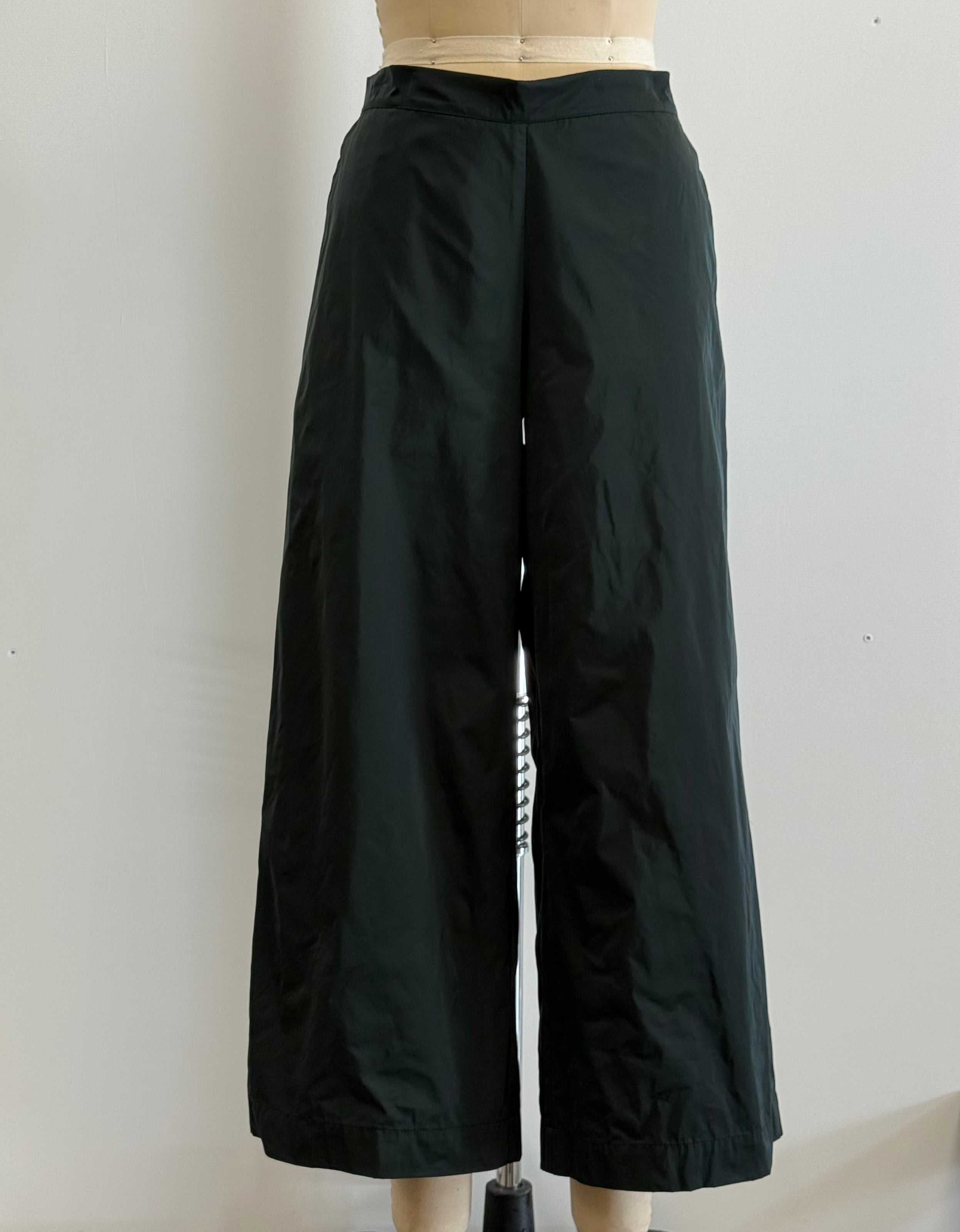 Katharina Hovman Hosekurz Pants in NoriGreen
