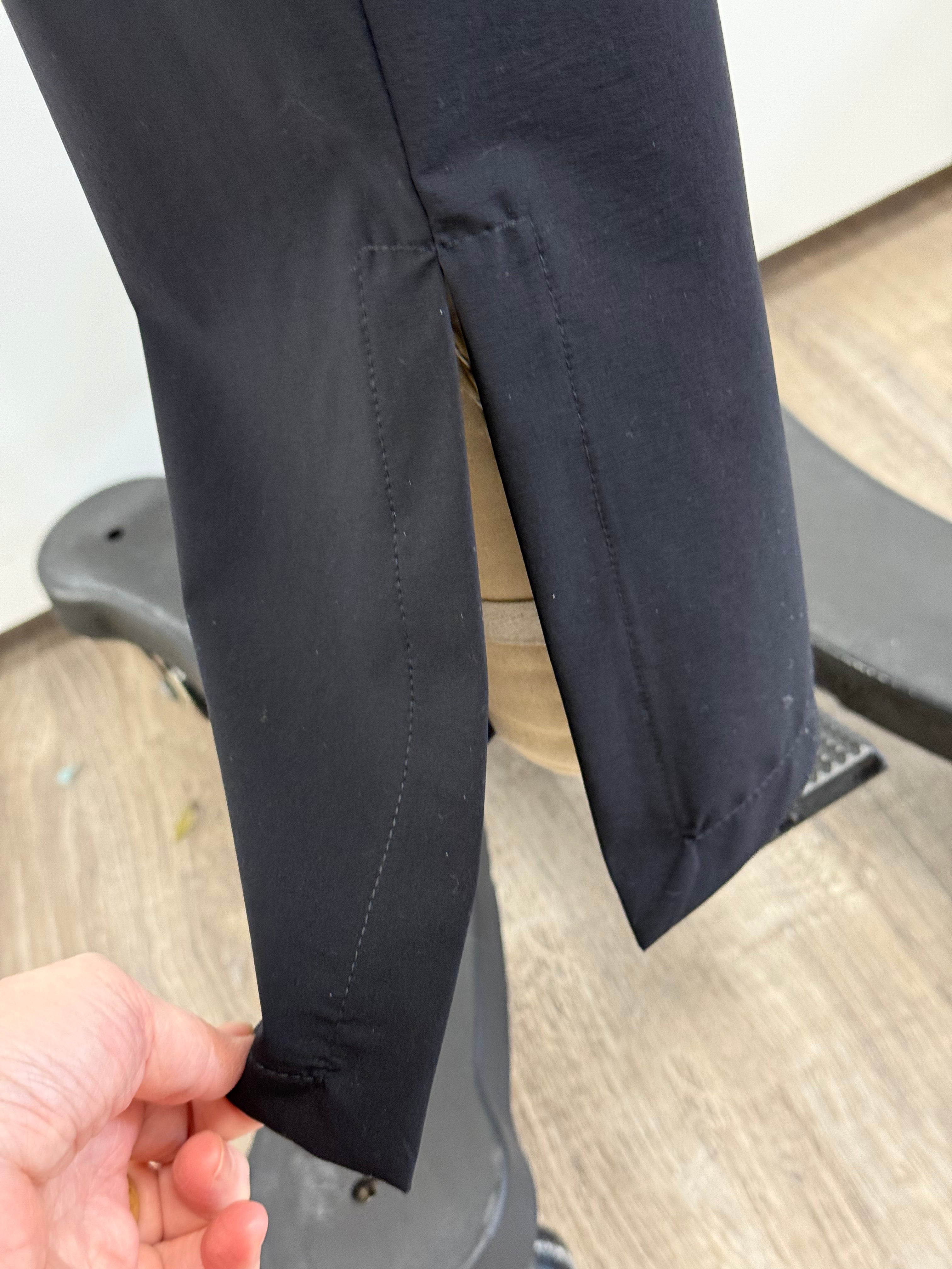 Katharina Hovman Hose Schlitz Pant in Black