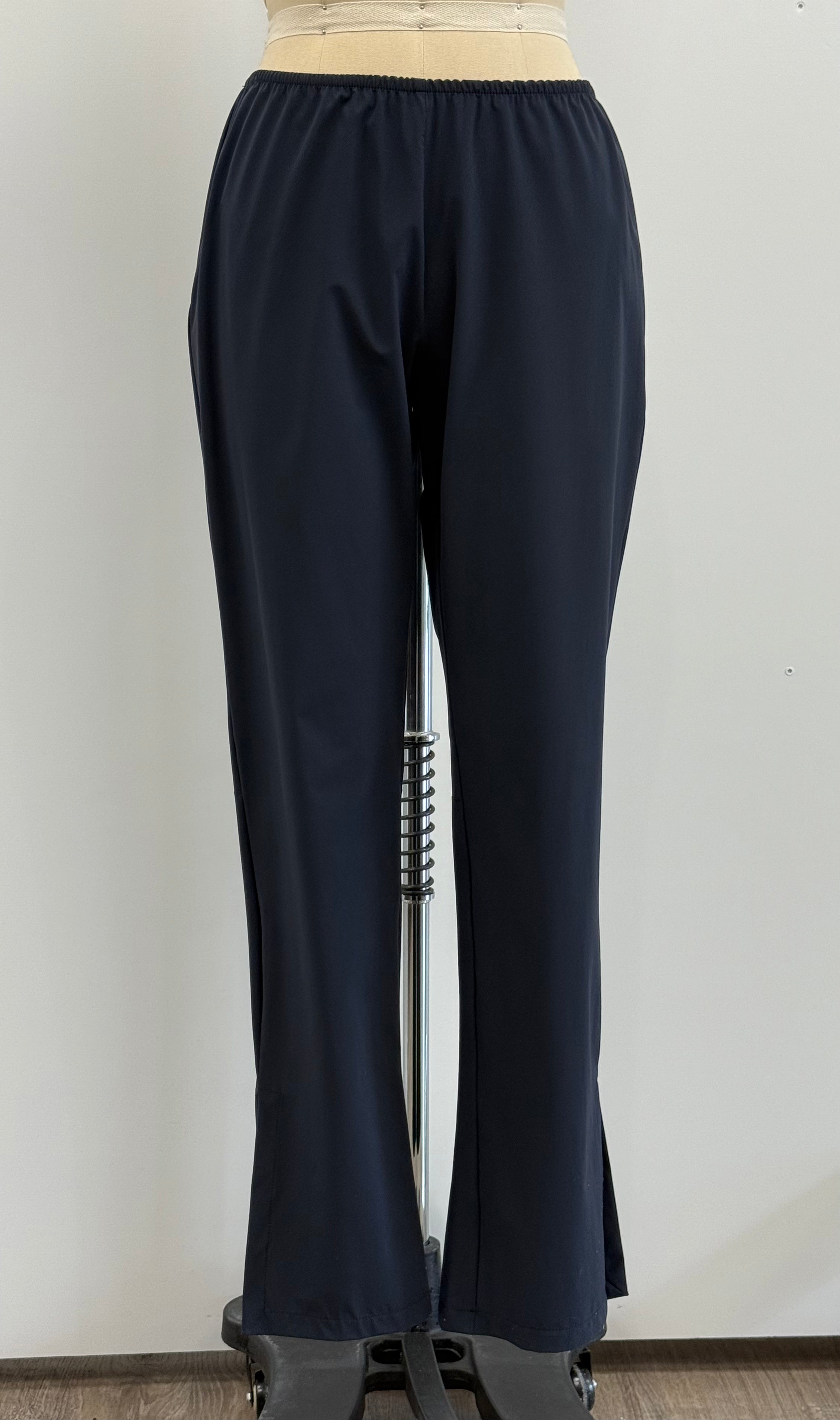 Katharina Hovman Hose Schlitz Pant in Night