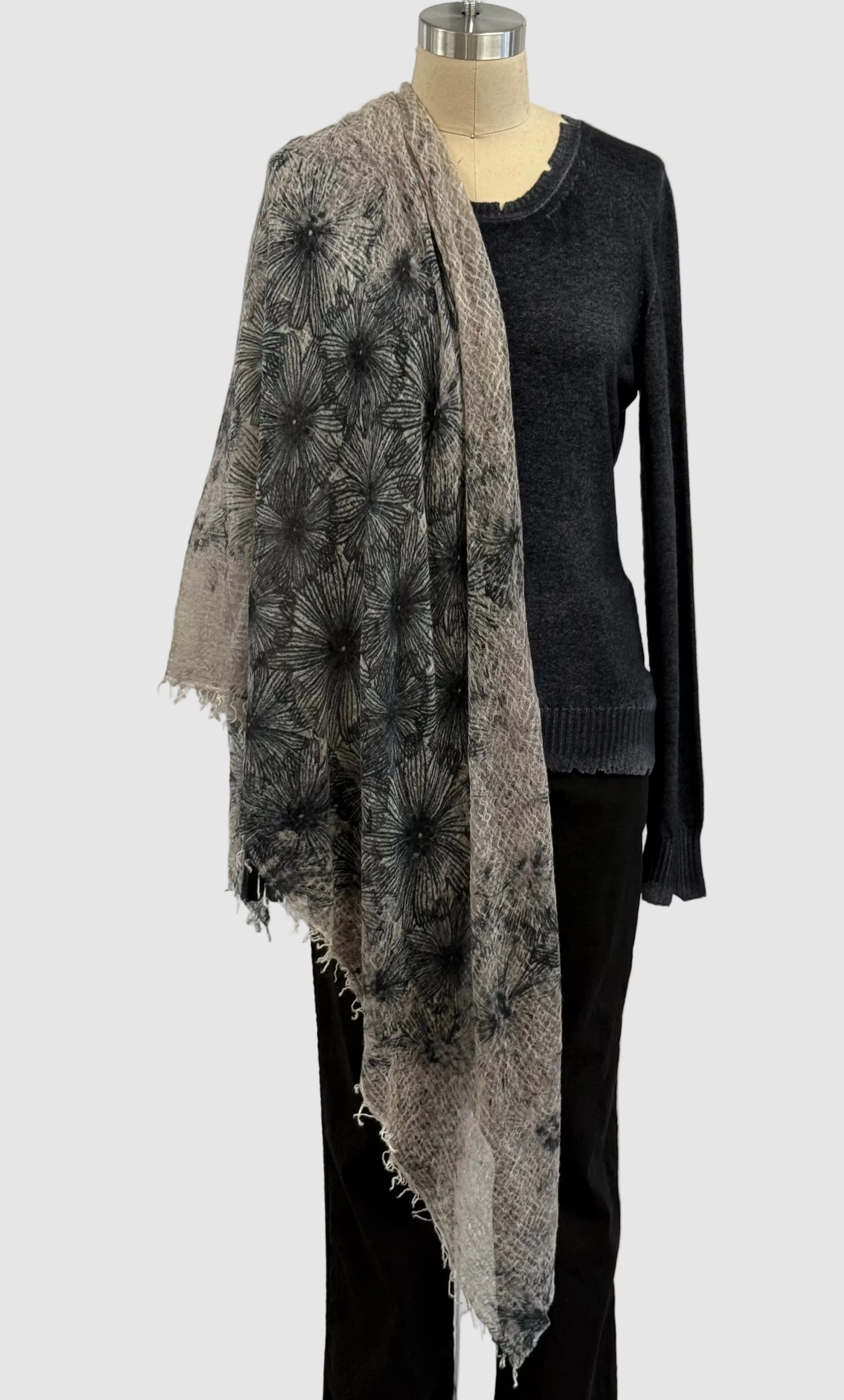 Avant Toi Hand-Painted Cashmere Stola Scarf in Noce Moscata Daisy