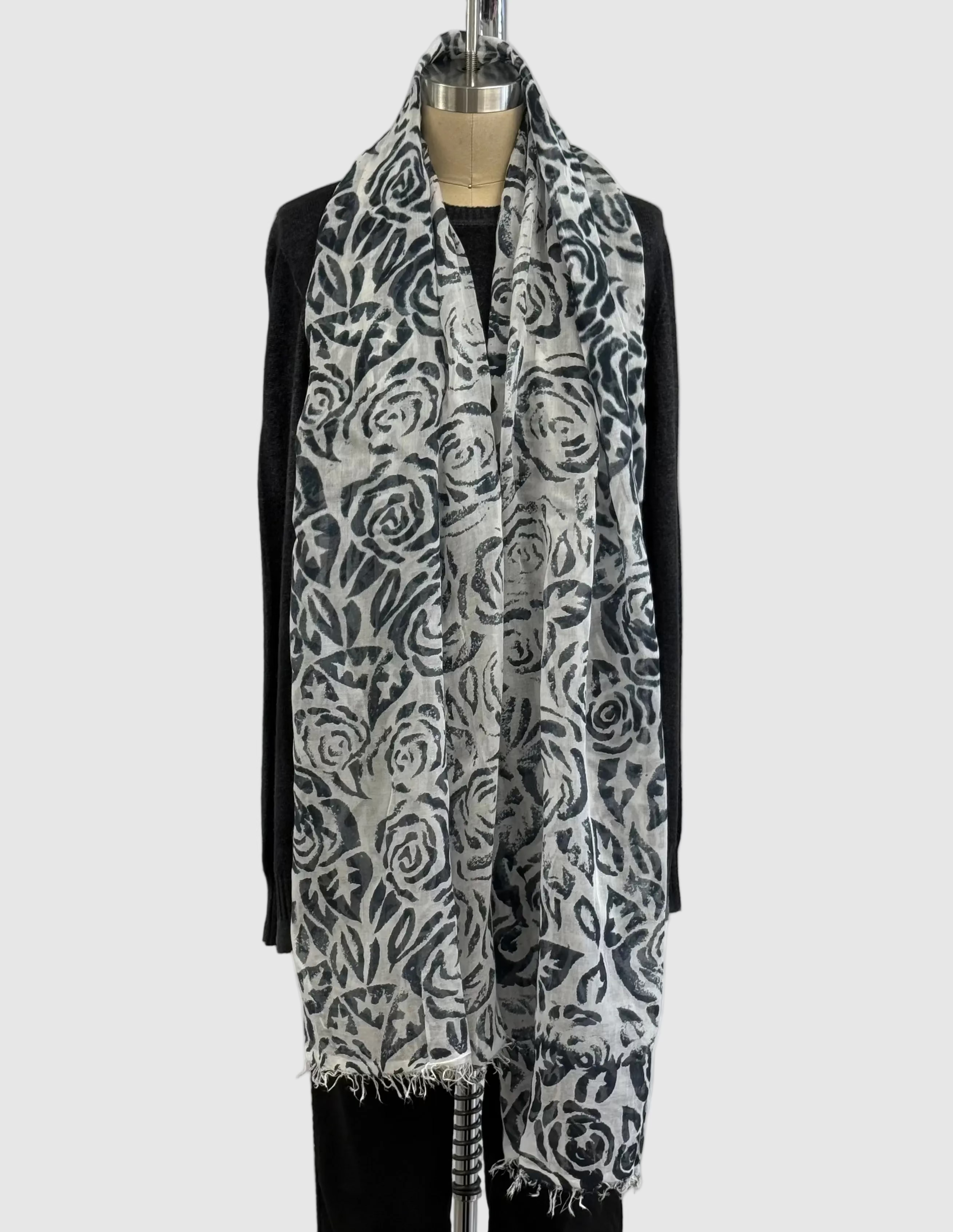 ANNIE TURBIN HAND PRINTED BLACK ROSES