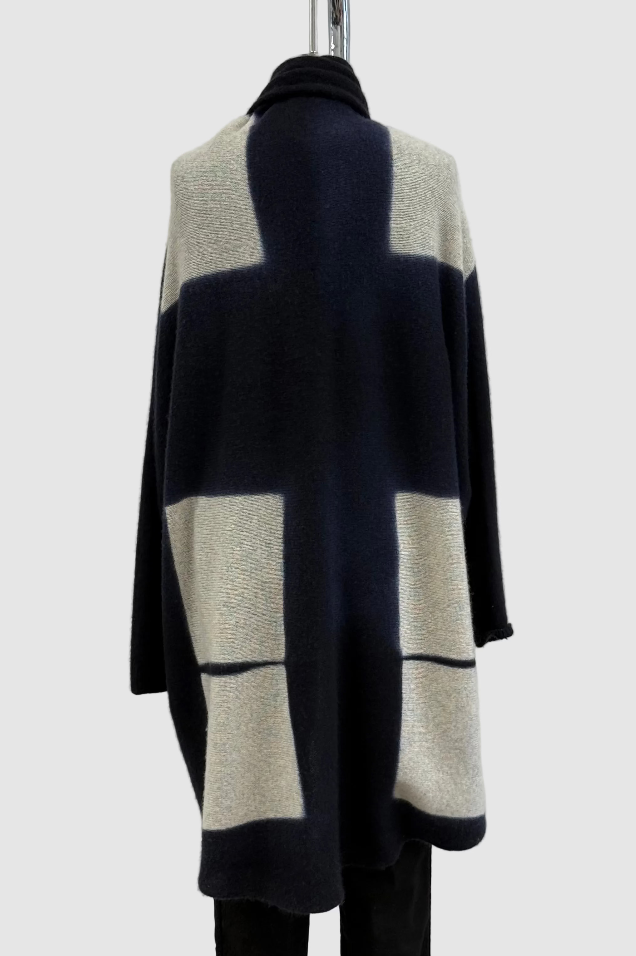 Suzusan Itajime Shibori Blocks Upside Down Cape in Black/Light Gray