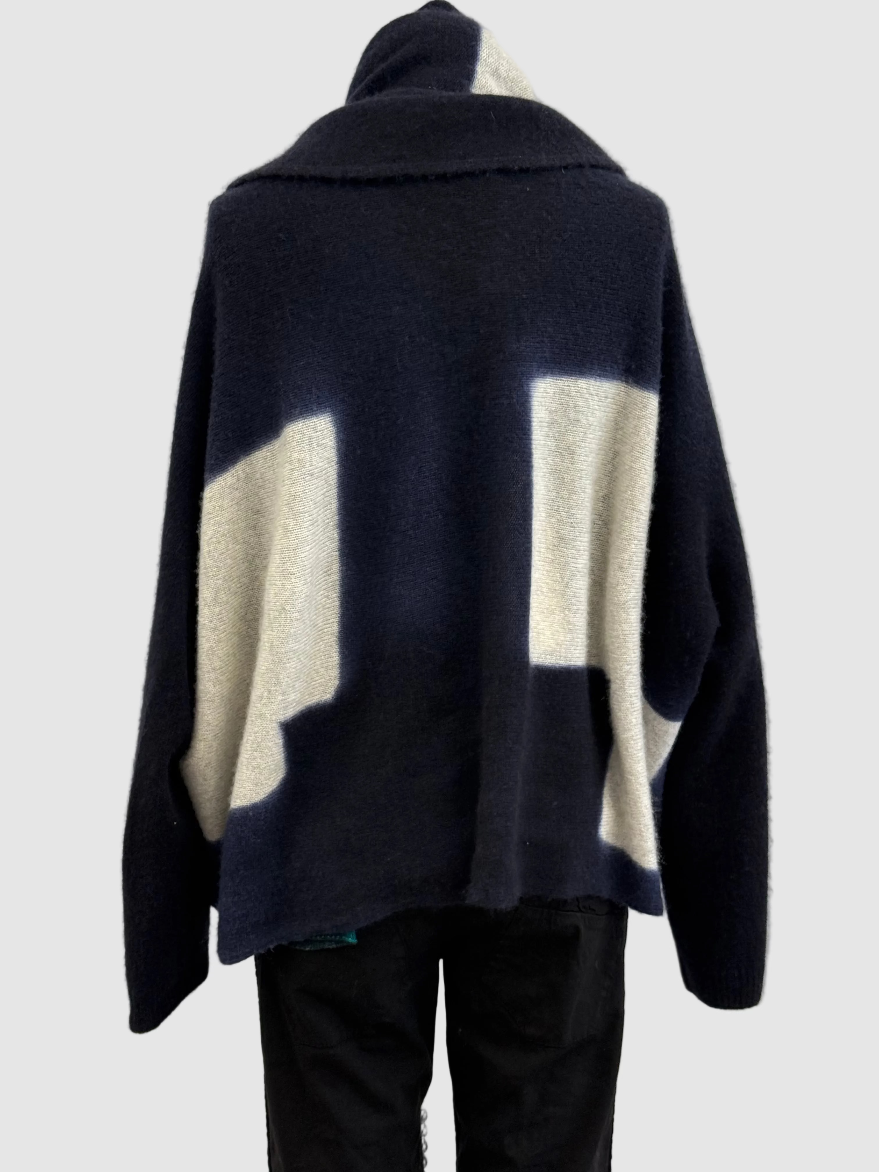 Suzusan Itajime Shibori Blocks Upside Down Cape in Black/Light Gray