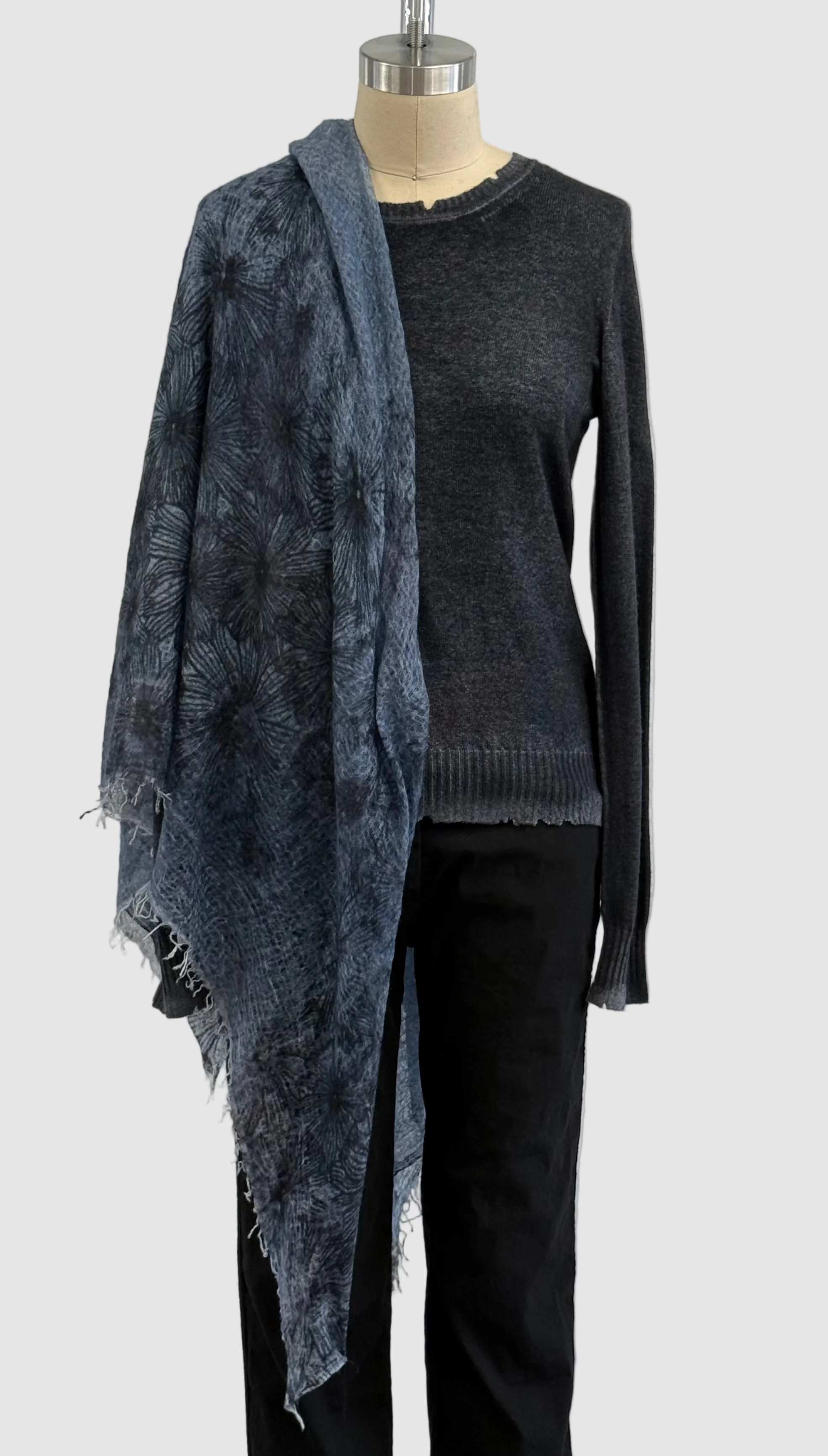 Avant Toi Hand-Painted Cashmere Stola Scarf in Titanium Daisy