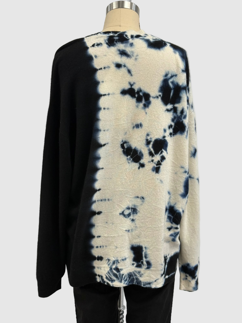 Suzusan  Cashmere Seamless Crewneck Wide Pullover Madara Shibori Fragment Black/ Natural White