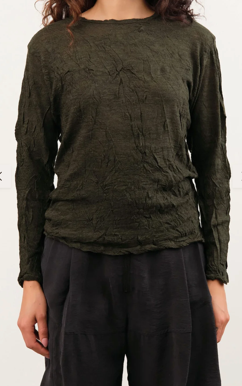 Pas De Calais Crinkle-Finish Wool Gauze Jersey Crewneck Pullover in Khaki