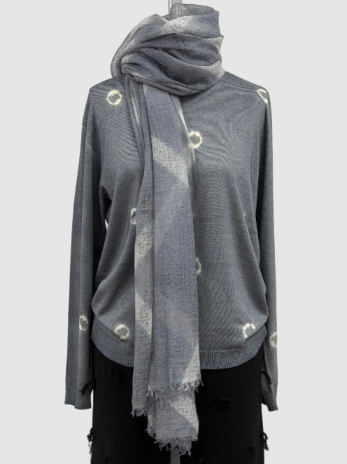 Suzusan Washable Merino Wool Crewneck Pullover Makiage Shibori Nemaki in Silver Gray/ Natural White